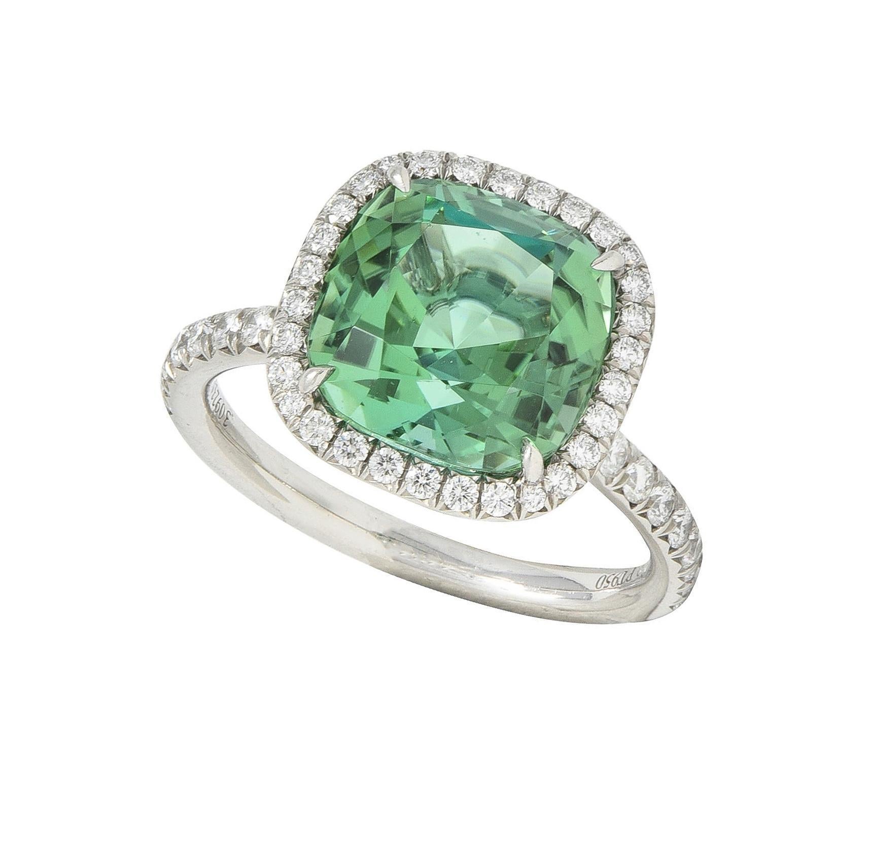 Tiffany & Co. 4,38 quilates Turmalina verde Diamante Platino Soleste Halo Anillo en venta 5