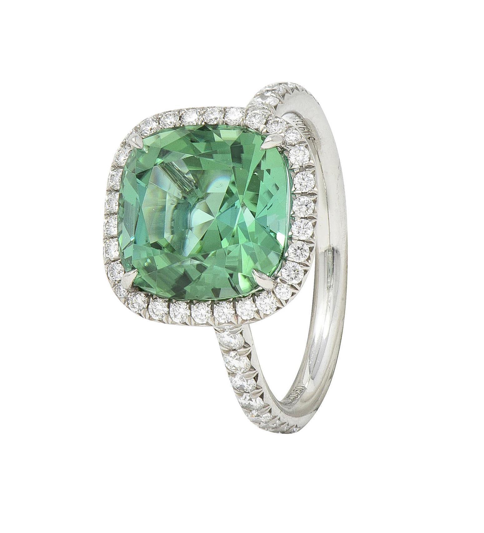 Tiffany & Co. 4,38 quilates Turmalina verde Diamante Platino Soleste Halo Anillo en venta 1