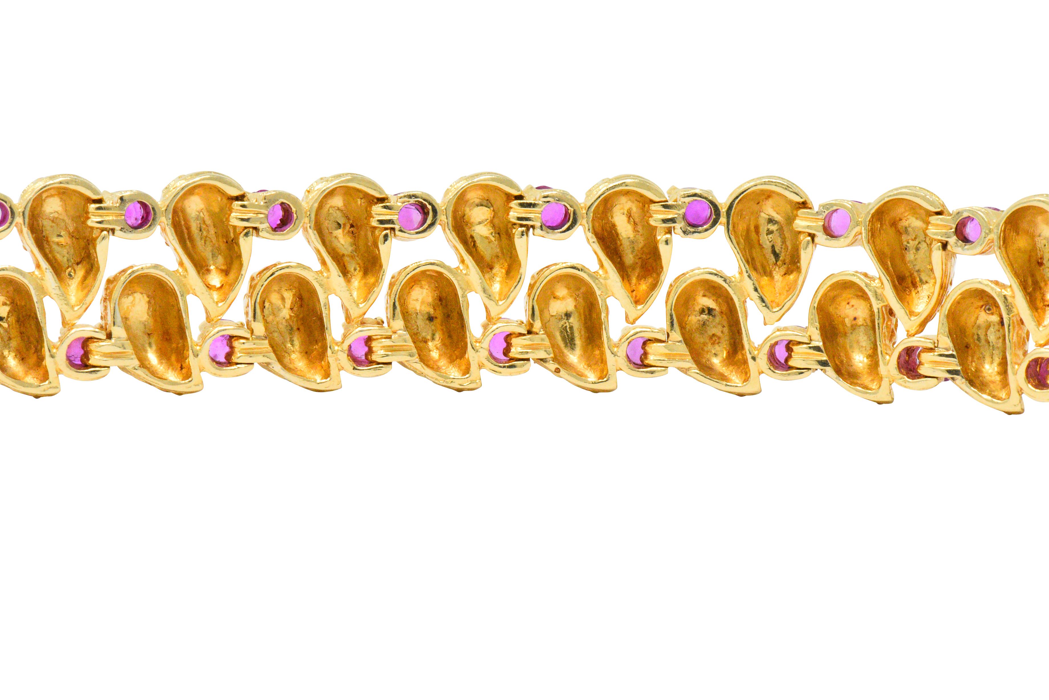 Tiffany & Co. 4.56 Carat Ruby 18 Karat Gold Link Bracelet (Zeitgenössisch)
