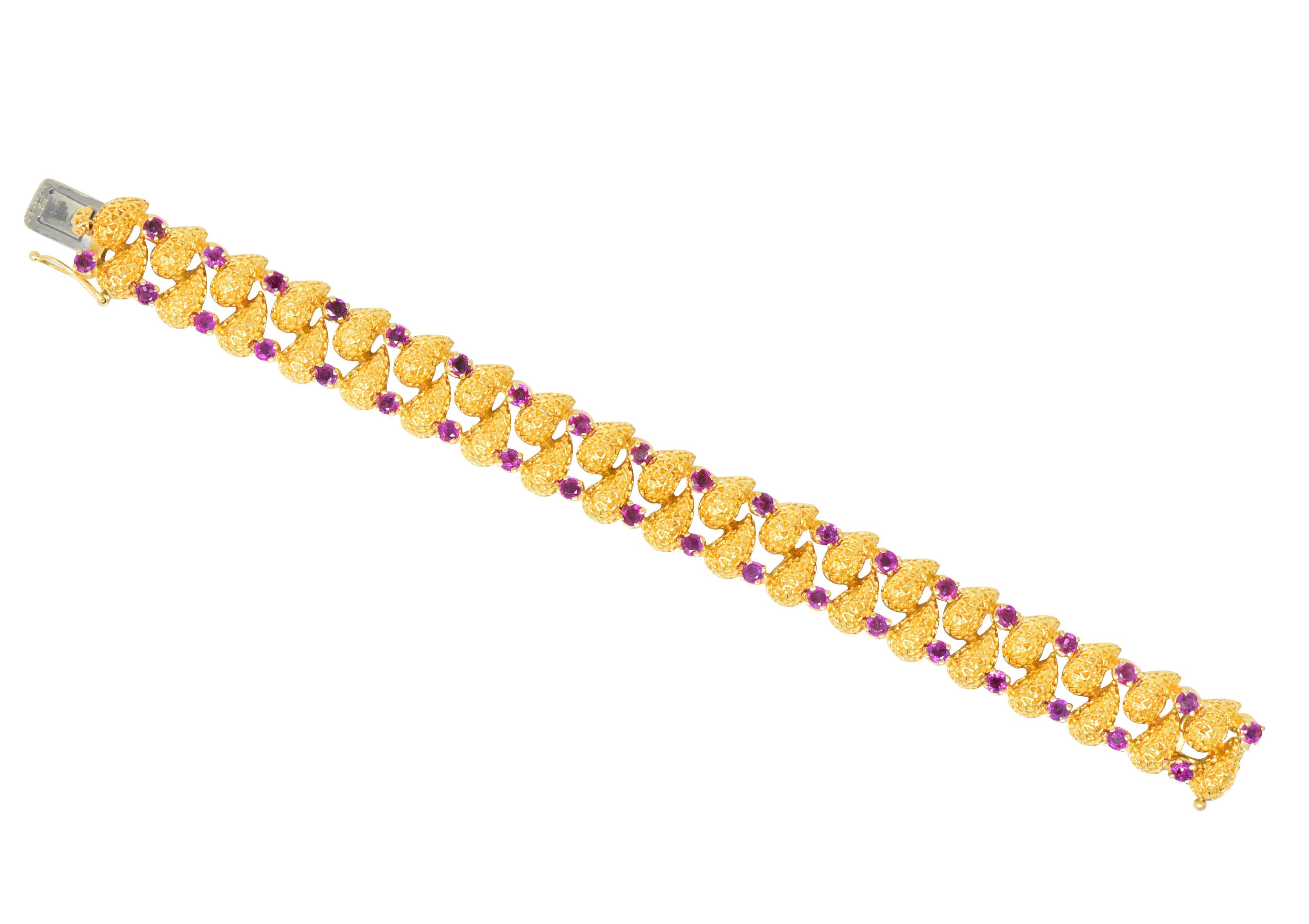 Tiffany & Co. 4.56 Carat Ruby 18 Karat Gold Link Bracelet im Zustand „Hervorragend“ in Philadelphia, PA