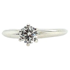 Tiffany & Co .46 Carat GIA Certified H VS2 Round Natural Diamond Engagement Ring (Bague de fiançailles diamant rond naturel certifié GIA H VS2)