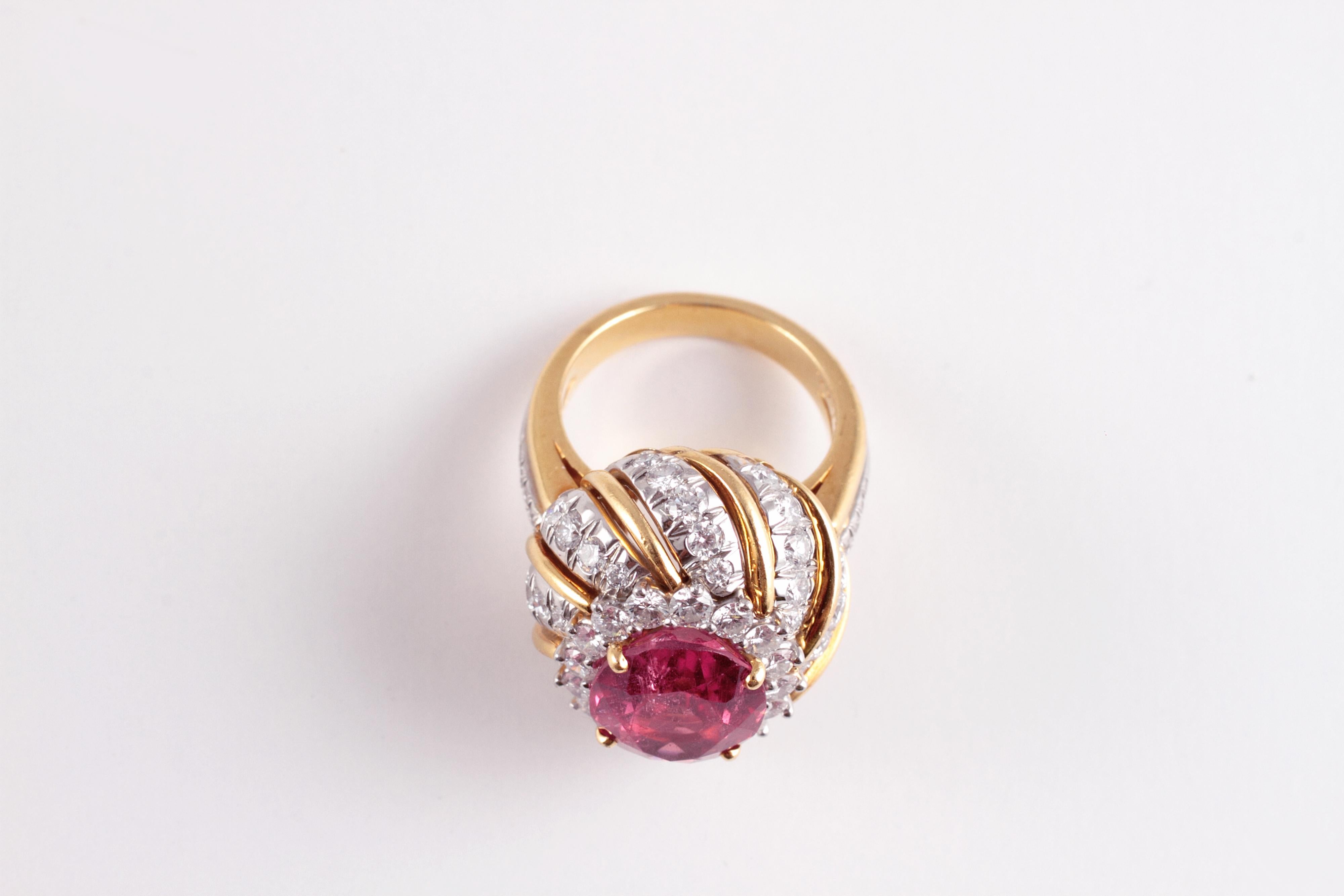 Tiffany & Co. Bague en rubellite de 4,95 carats et diamants de 2,05 carats en vente 2