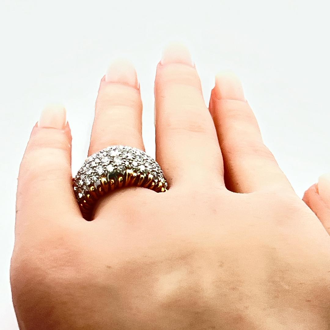 Tiffany & Co Anillo de cóctel de oro bicolor de 18 quilates con diamante brillante redondo de 5,00 quilates en venta 5
