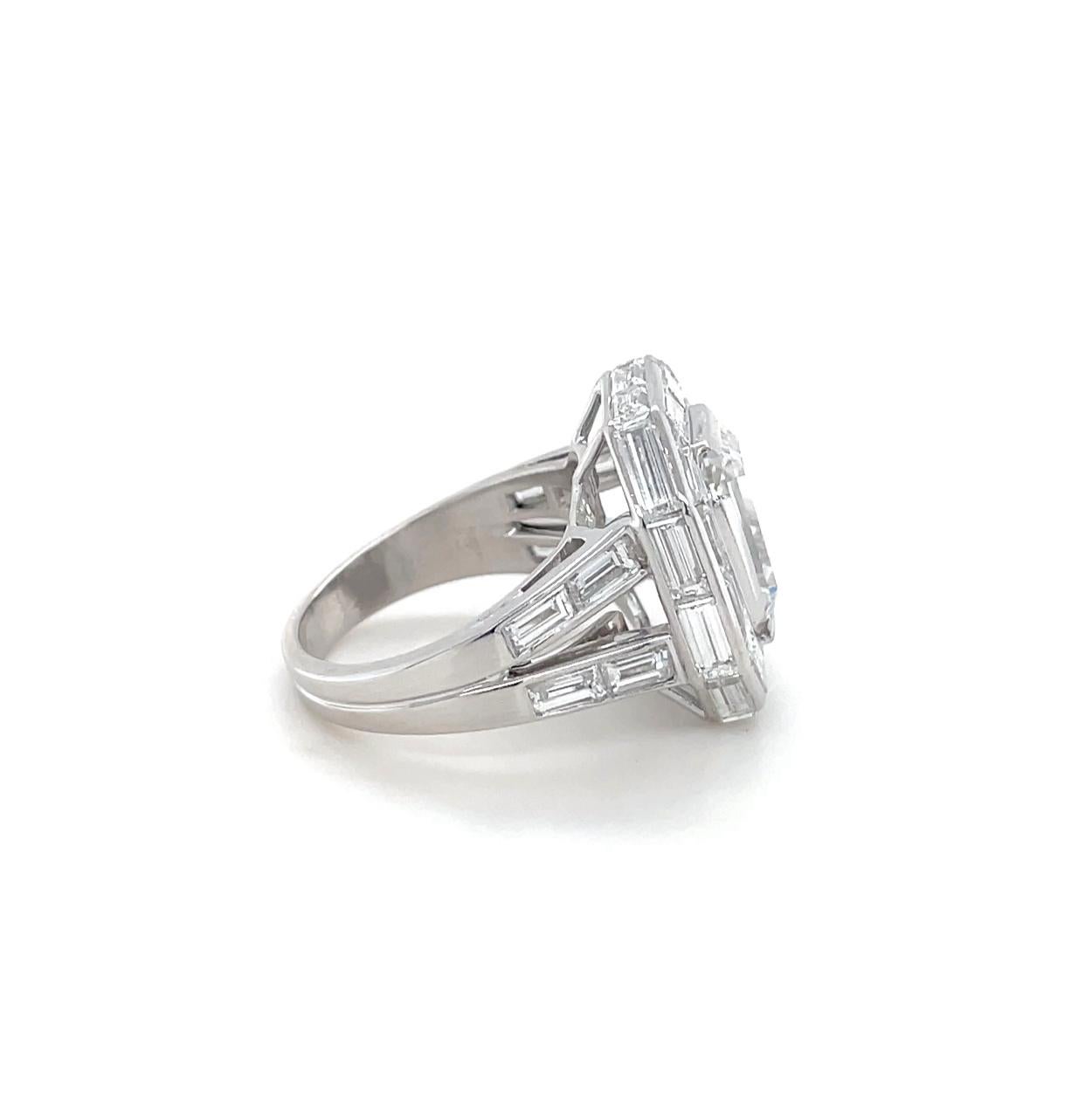 Tiffany & Co., 5.06 Carats Diamond Engagement Ring In Excellent Condition For Sale In Chicago, IL