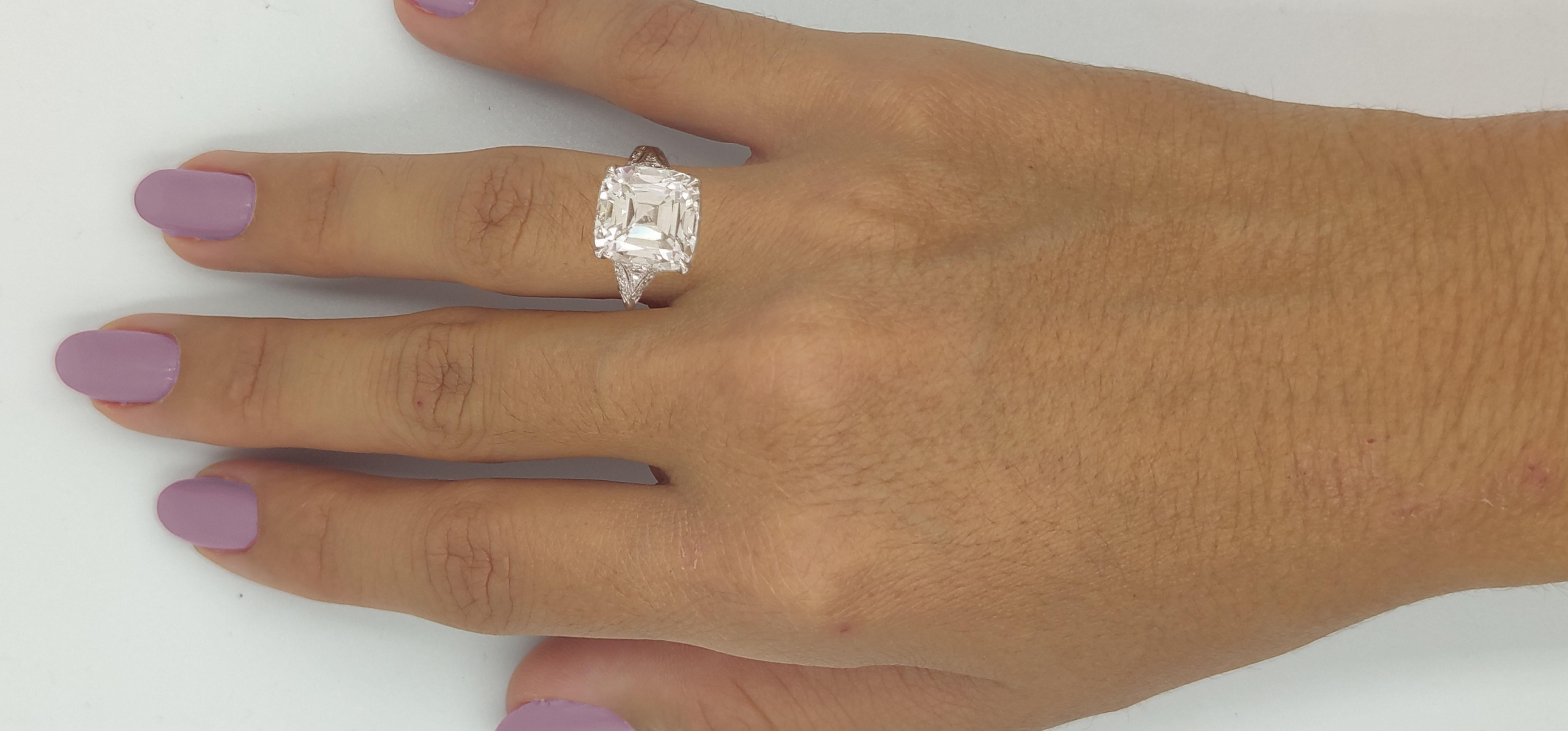 Moderne Tiffany & Co. Bague Legacy en platine avec diamant taille coussin brillant de 5,35 carats en vente