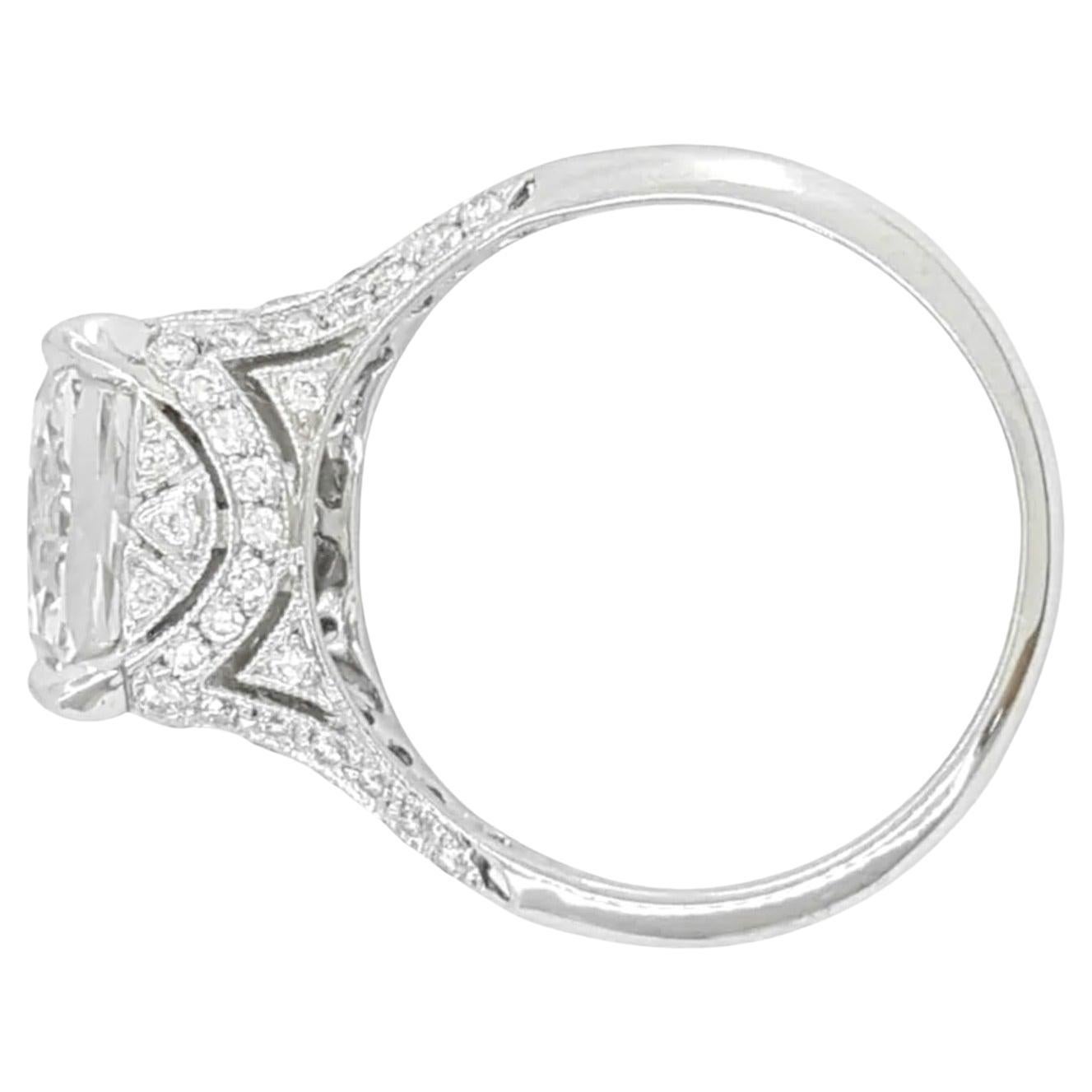 Tiffany & Co. Diamantring, 5,35 Karat Platin Legacy Cushion Brillantschliff, Diamantring (Kissenschliff) im Angebot