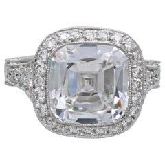 Anillo de compromiso de diamantes en cojín de 5.56 quilates Tiffany & Co.