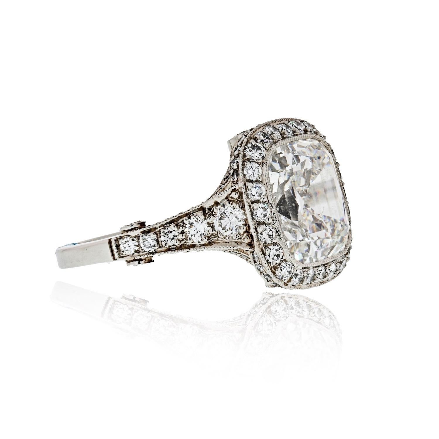 Tiffany & Co 5.56 Carat E VS2 Cushion Cut Diamond Legacy Platinum Ring In New Condition In New York, NY