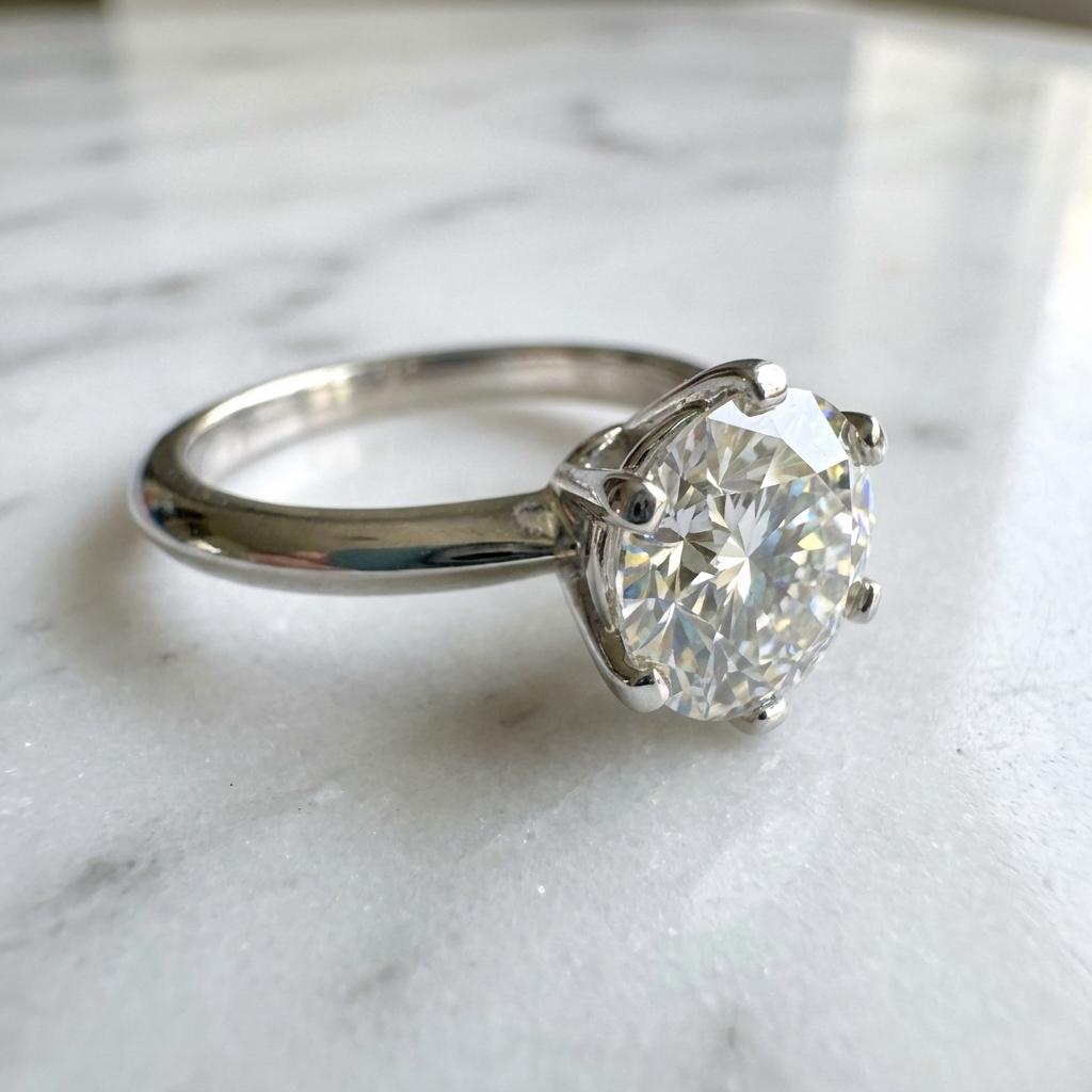 Tiffany & Co. Bague de fiançailles solitaire en platine à 6 branches, 3,14 ct Excellent état - En vente à Chicago, IL