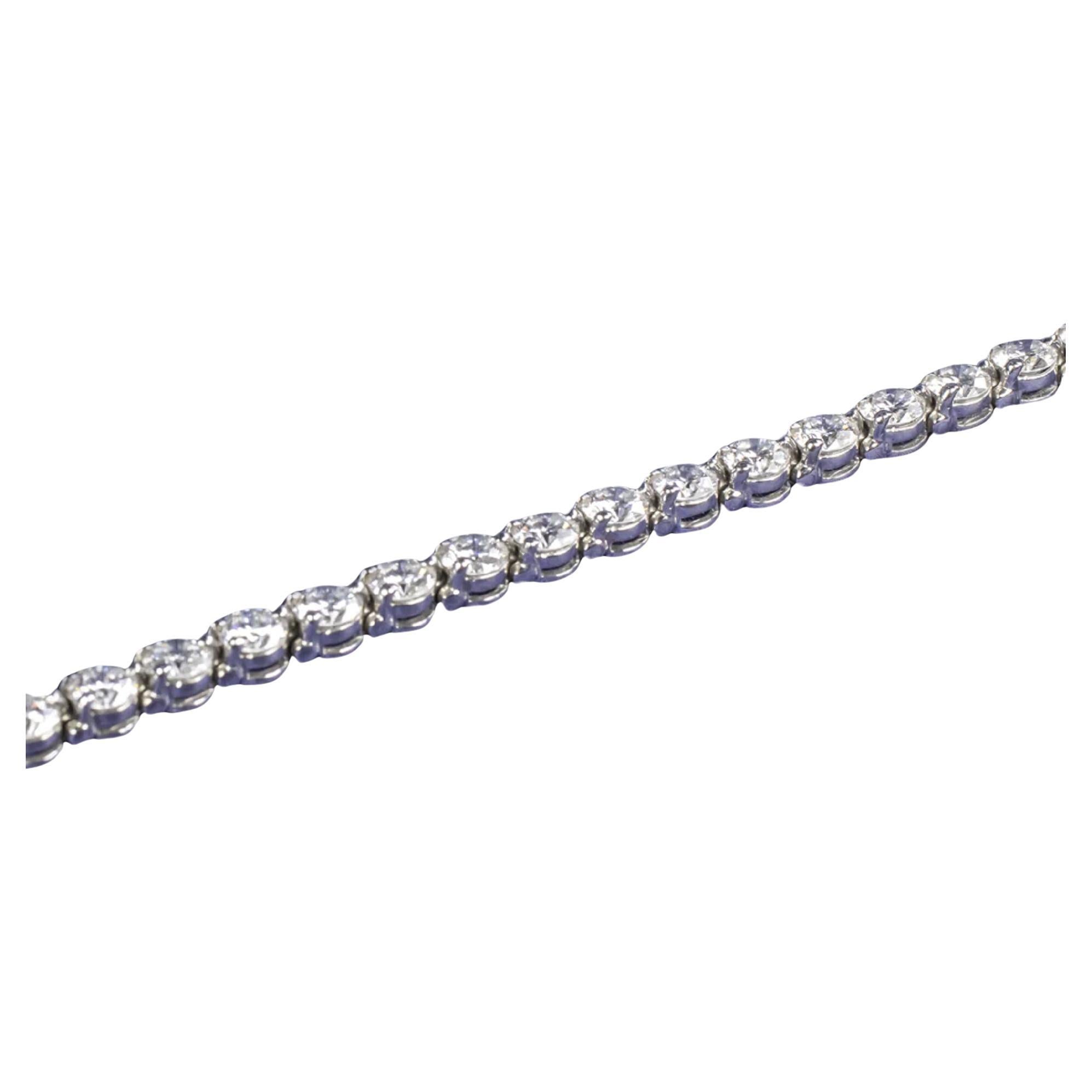 Auténtico Tiffany & Co. Pulsera de tenis Victoria de platino y diamantes de 6,5 quilates

Este exquisito y atemporal reloj Tiffany & Co. La pulsera de tenis Victoria está magistralmente elaborada en platino, con aproximadamente 6,5 quilates de