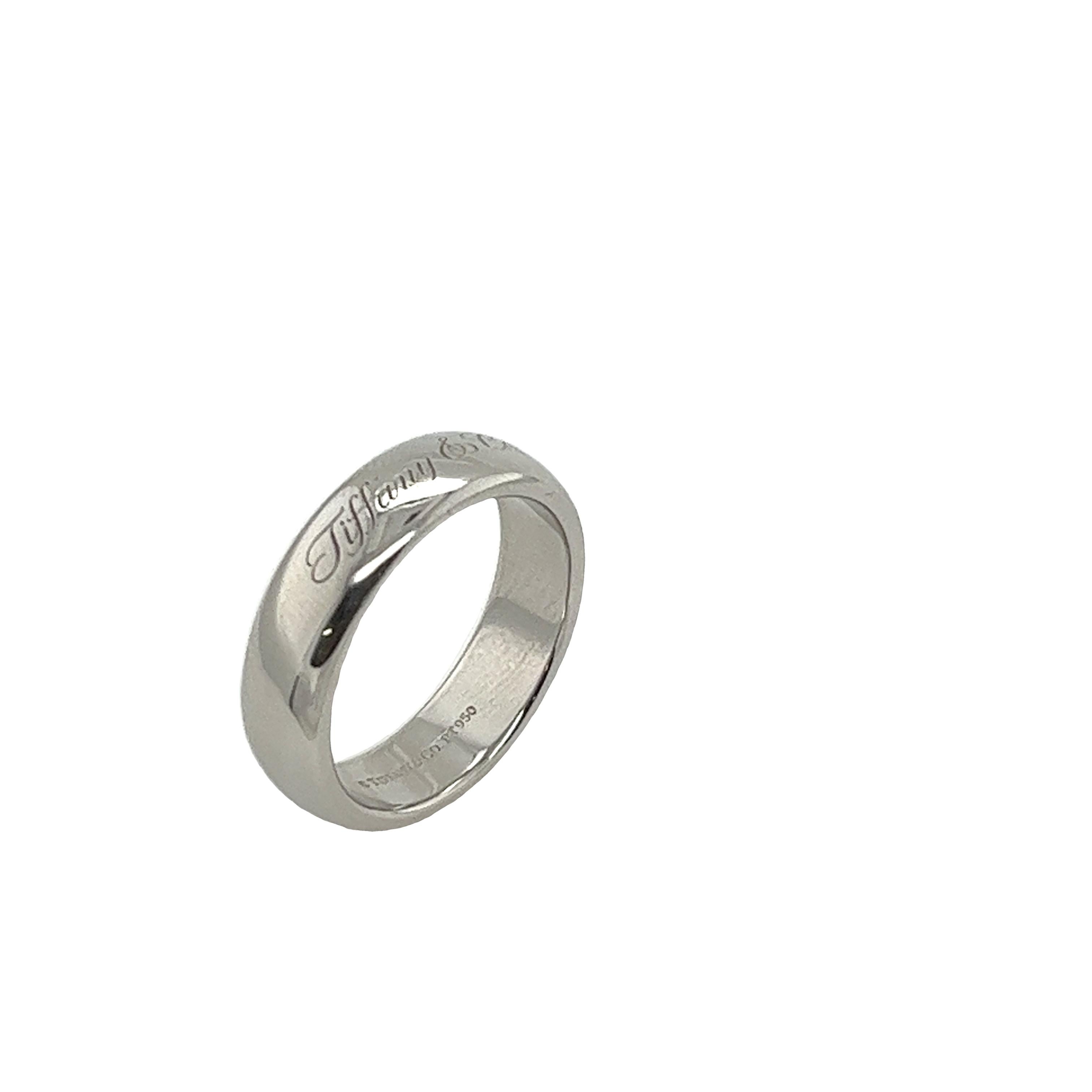 Tiffany & Co 6mm Lucida Wedding Band in Platinum  In Excellent Condition For Sale In London, GB