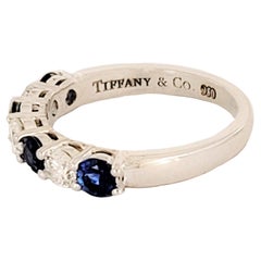 Tiffany & Co  Bague à anneau de 7 pierres, demi-cercle de diamants et saphir, taille 4,5