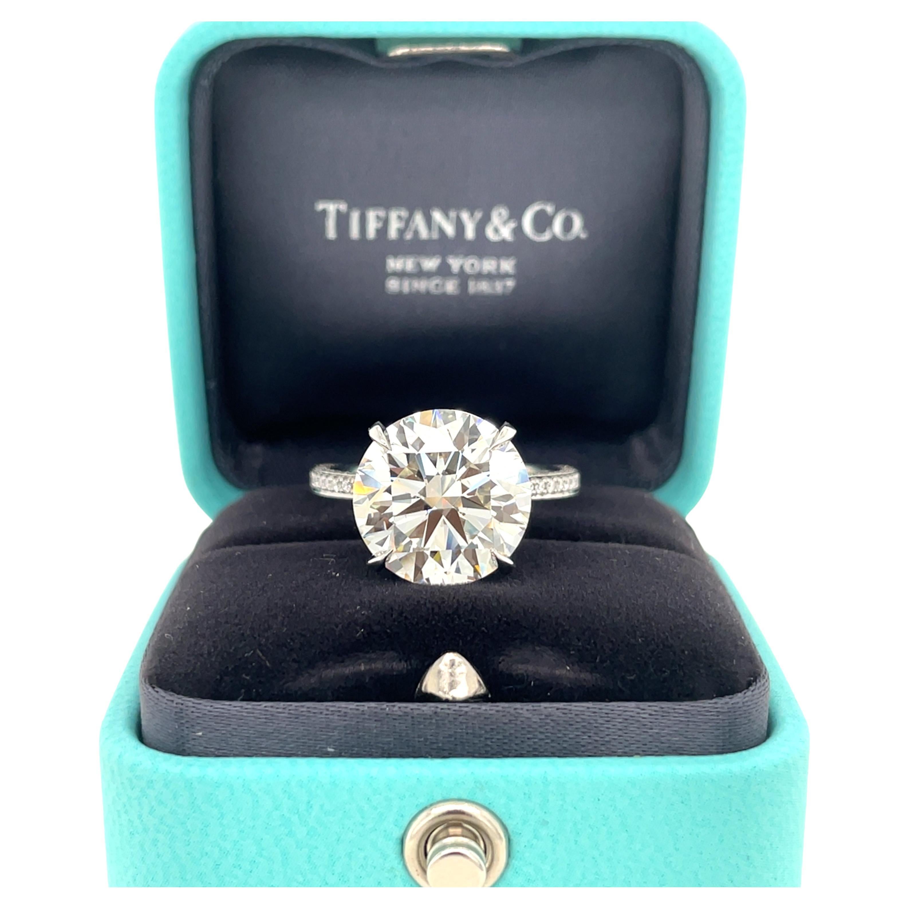 Does an engagement ring have to be a diamond?
