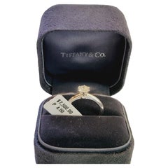 Bague de fiançailles à diamant de 0,72 ct de Tiffany & Co.