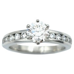 Tiffany & Co. .73 Karat runder Diamant Platin Verlobungsring mit 10 Diamanten 