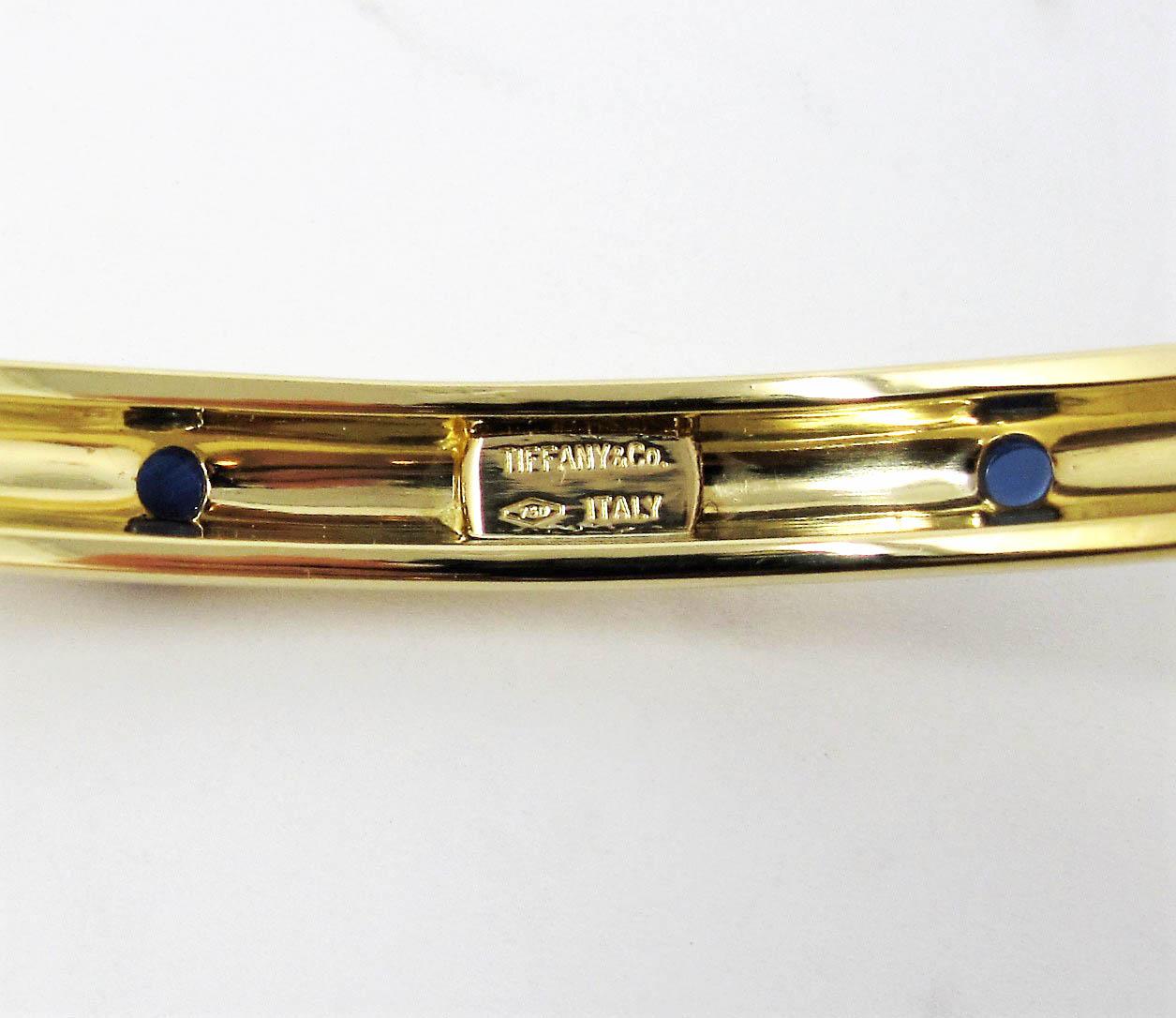 Tiffany & Co. 8 Cabochon Sapphire Hinged Bangle Bracelet 18 Karat Yellow Gold 8