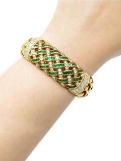 Tiffany & Co. Armband aus 18 Karat Gelbgold mit 8,36 Karat Smaragd und weißem Diamanten