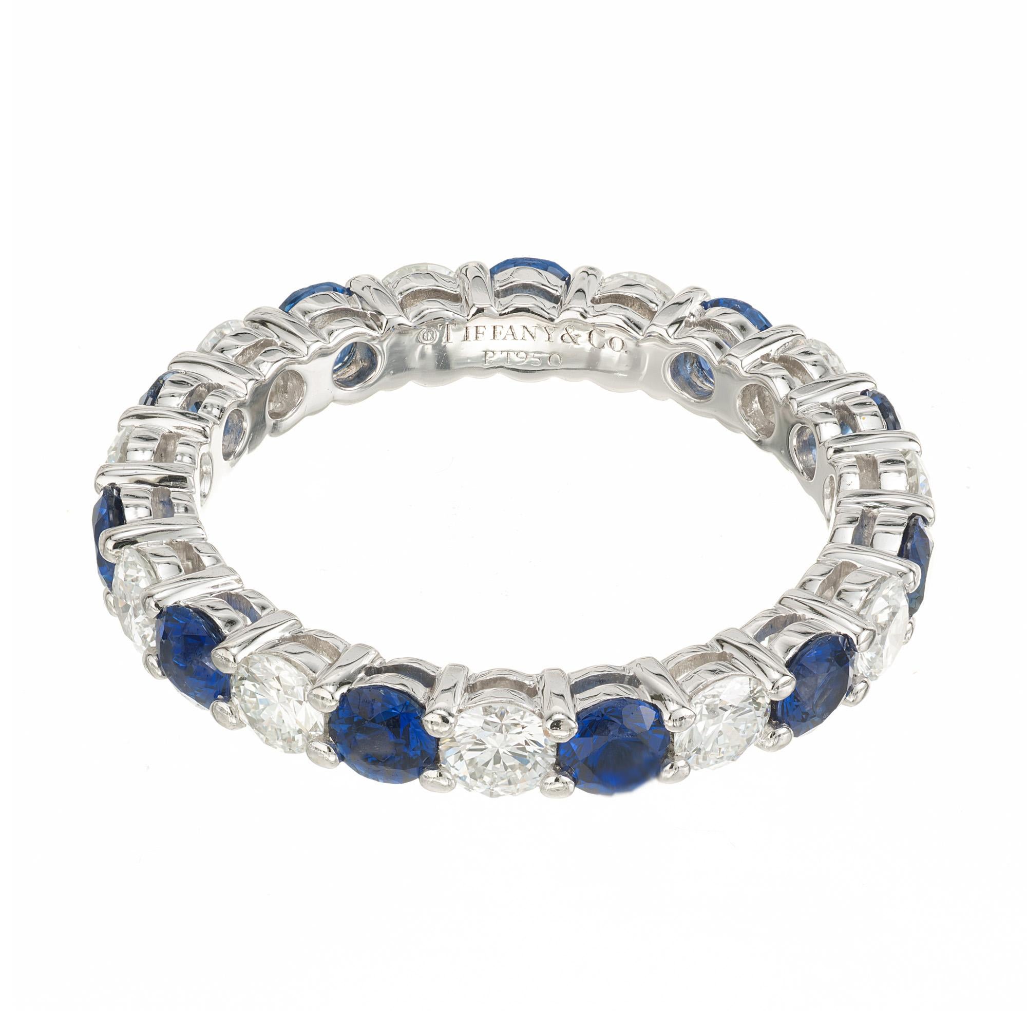 Taglio rotondo Tiffany & Co. 0,90 Carati Zaffiro Diamante Platino Anello Eternità Forever in vendita