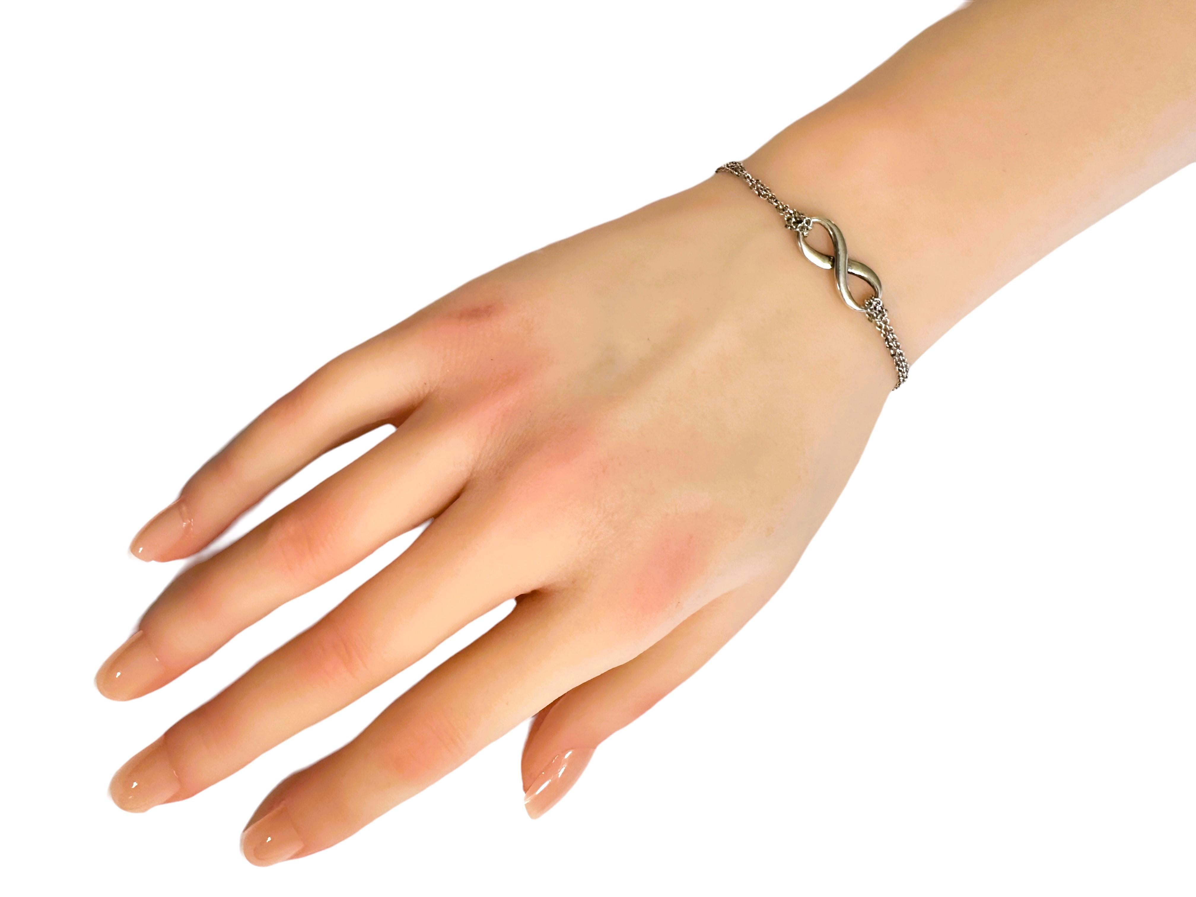 Tiffany and Co. 925 Silver Infinity Oval Link 6.75