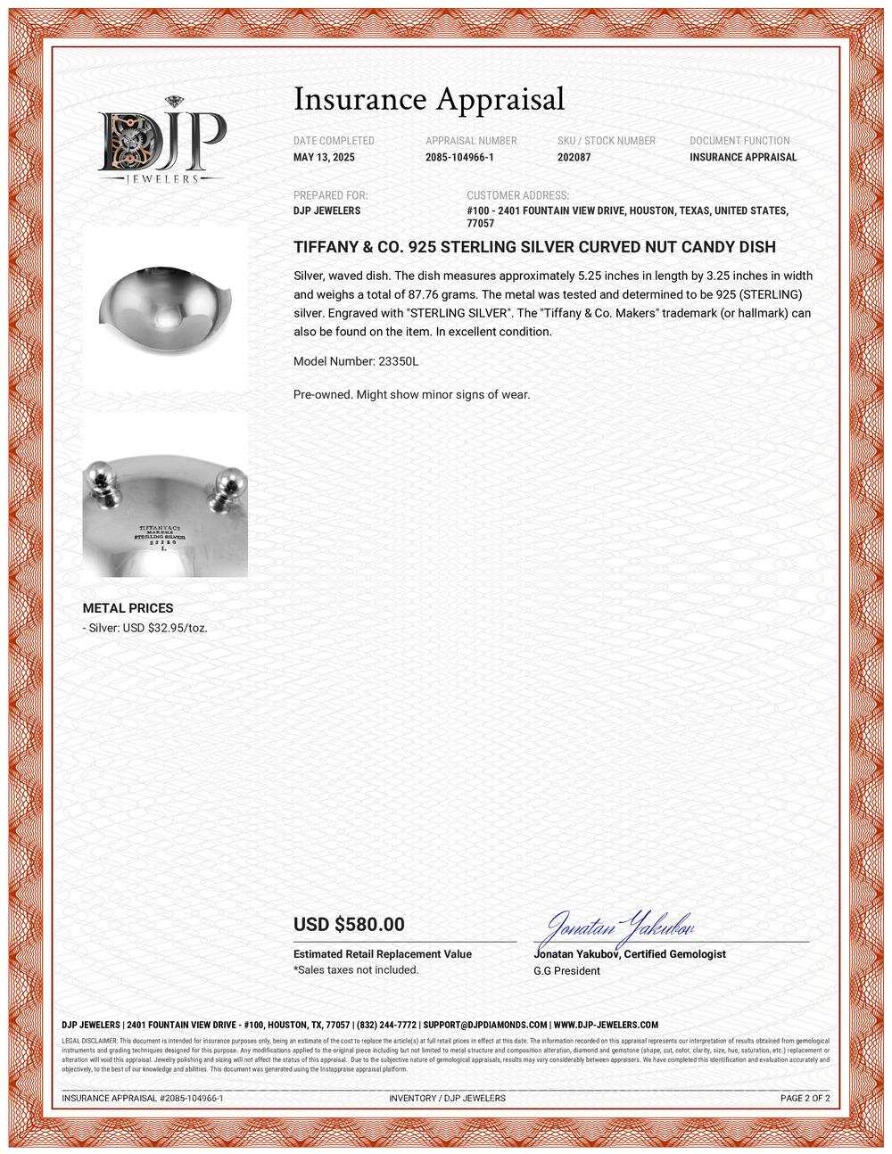 Marchio: Tiffany & Co.

Tipo di metallo: Argento 925

Lunghezza: 5.25 pollici

Larghezza: 3.25 pollici

Peso: 87,76 grammi

Piatto ondulato in argento. Il metallo è stato testato ed è risultato essere argento 925 (STERLING). Con incisione 