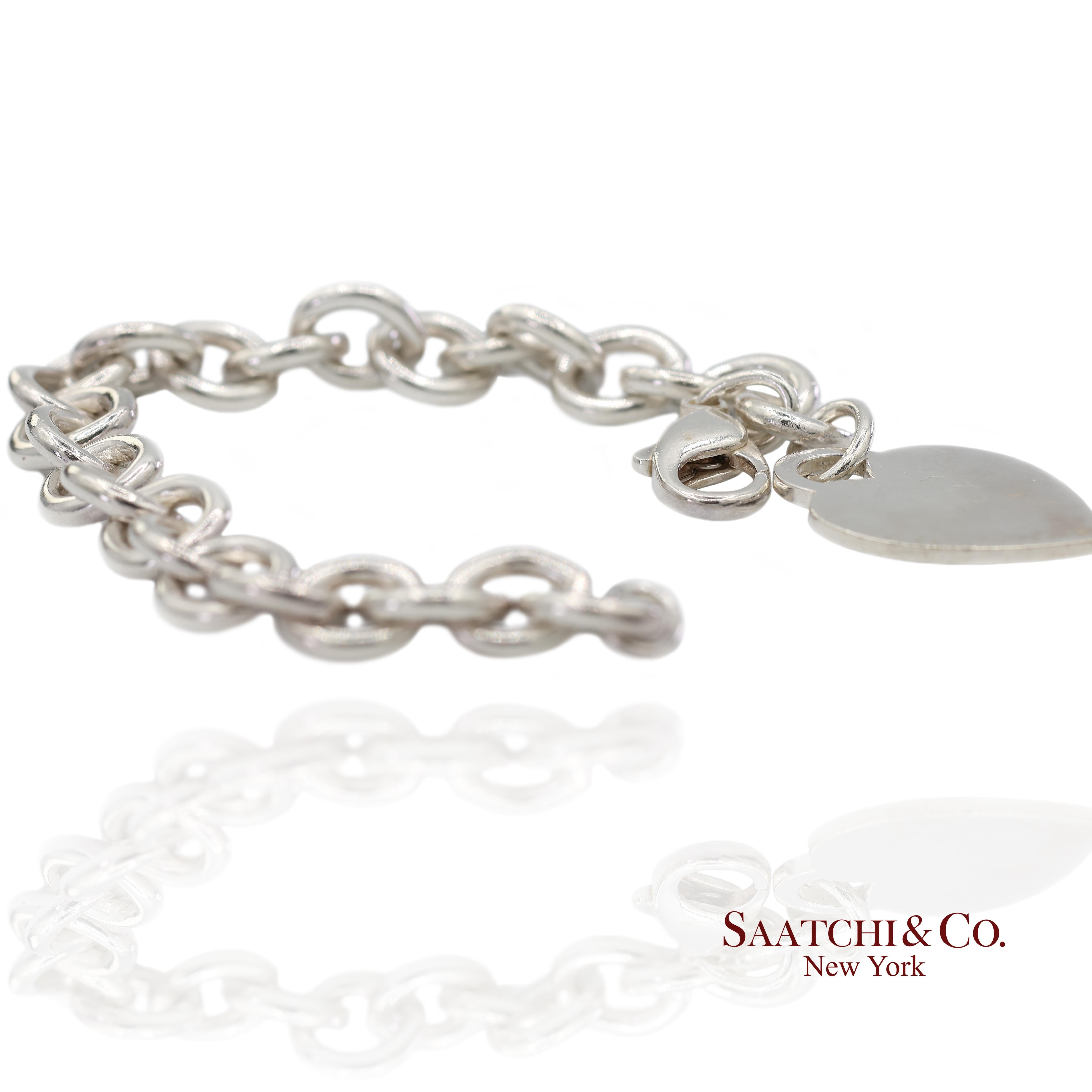 Bracciale in argento 925

Tipo di metallo: Argento Sterling
Peso totale dell'articolo: 36,6 grammi
Lunghezza: 7.0 in
Larghezza: 21.0 mm
Altezza: 10,0 mm
Grande: Yes One

ID interno: BR41724