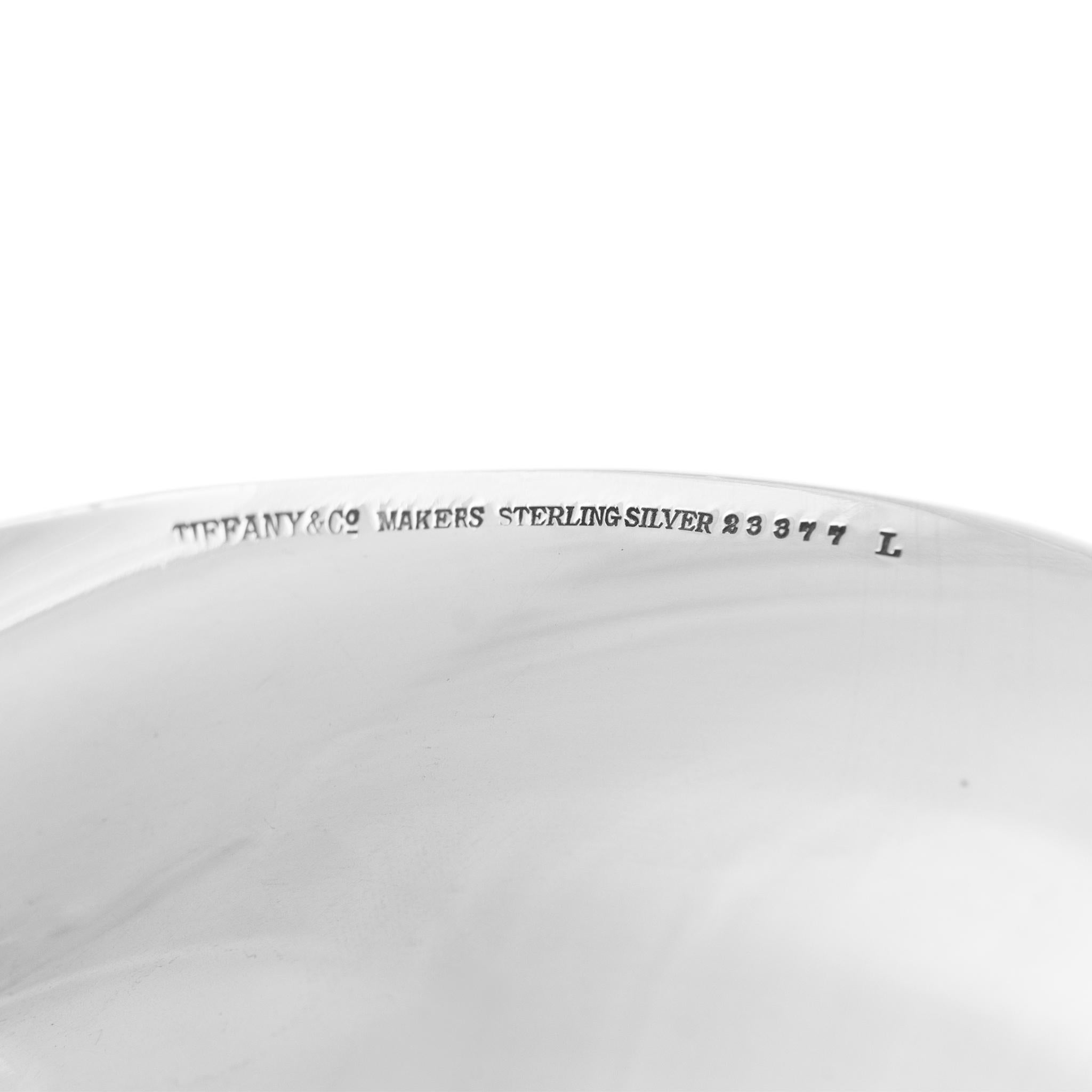 Tiffany & Co. 925 in argento sterling, ciotola per caramelle a forma di foglie triangolari In condizioni ottime in vendita a Houston, TX