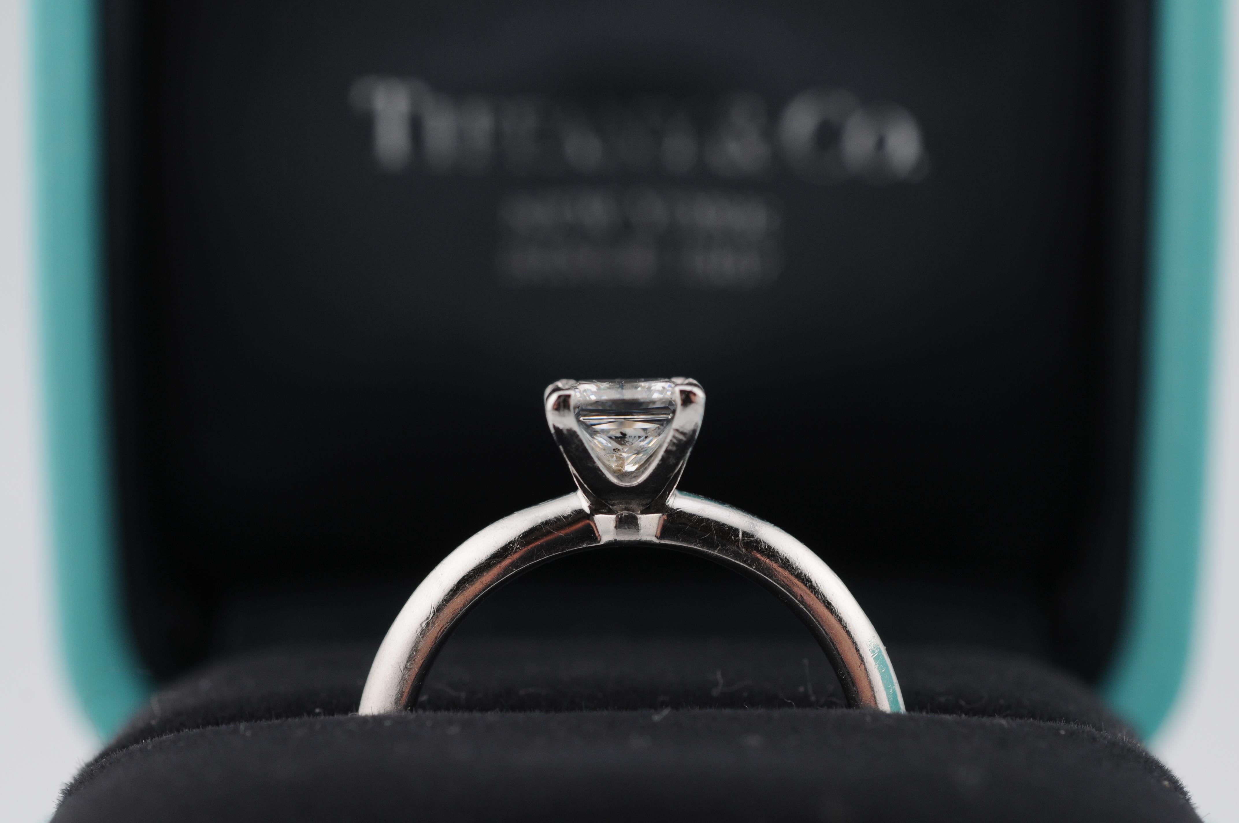 Tiffany & Co. 950 Platinum Engagement Ring with 0.70ct Princess-Cut Diamond In Good Condition For Sale In Berlin, BE