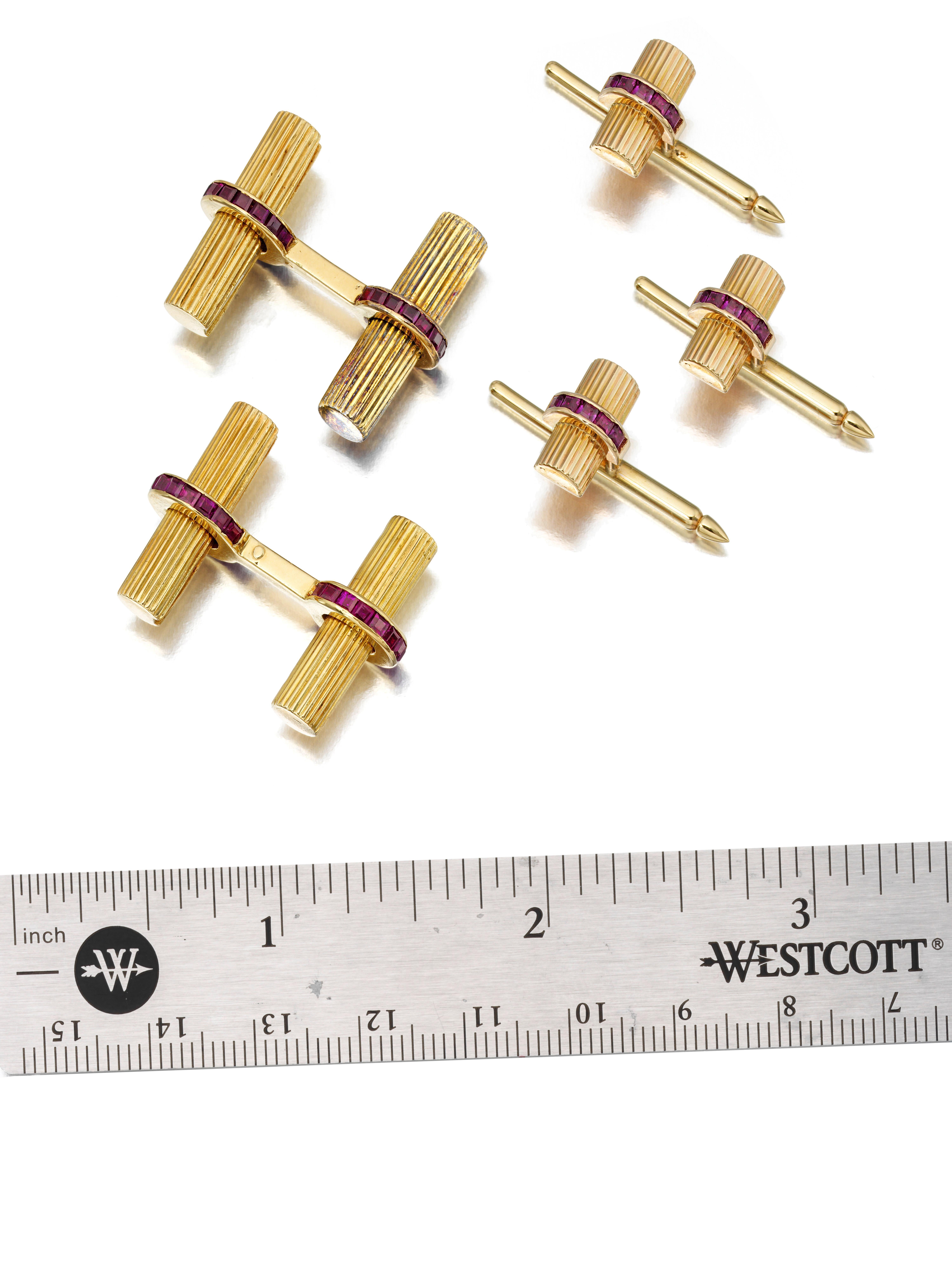 Tiffany & Co. 14K Gold and Ruby Dress-Set Cufflinks, Circa 1945 In Good Condition For Sale In Perry, FL