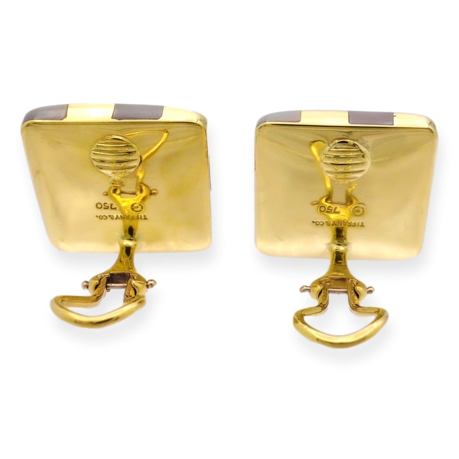 Tiffany & Co. A. Cummings Quadratische Perlmutt-Ohrclips aus 18 Karat Gelbgold im Zustand „Gut“ im Angebot in New York, NY