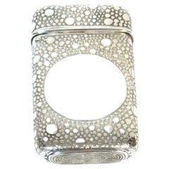 Tiffany & Co. Aesthetic Movement Sterling  Abbinamenti sicuri con il modello Raindrop-Shagreen