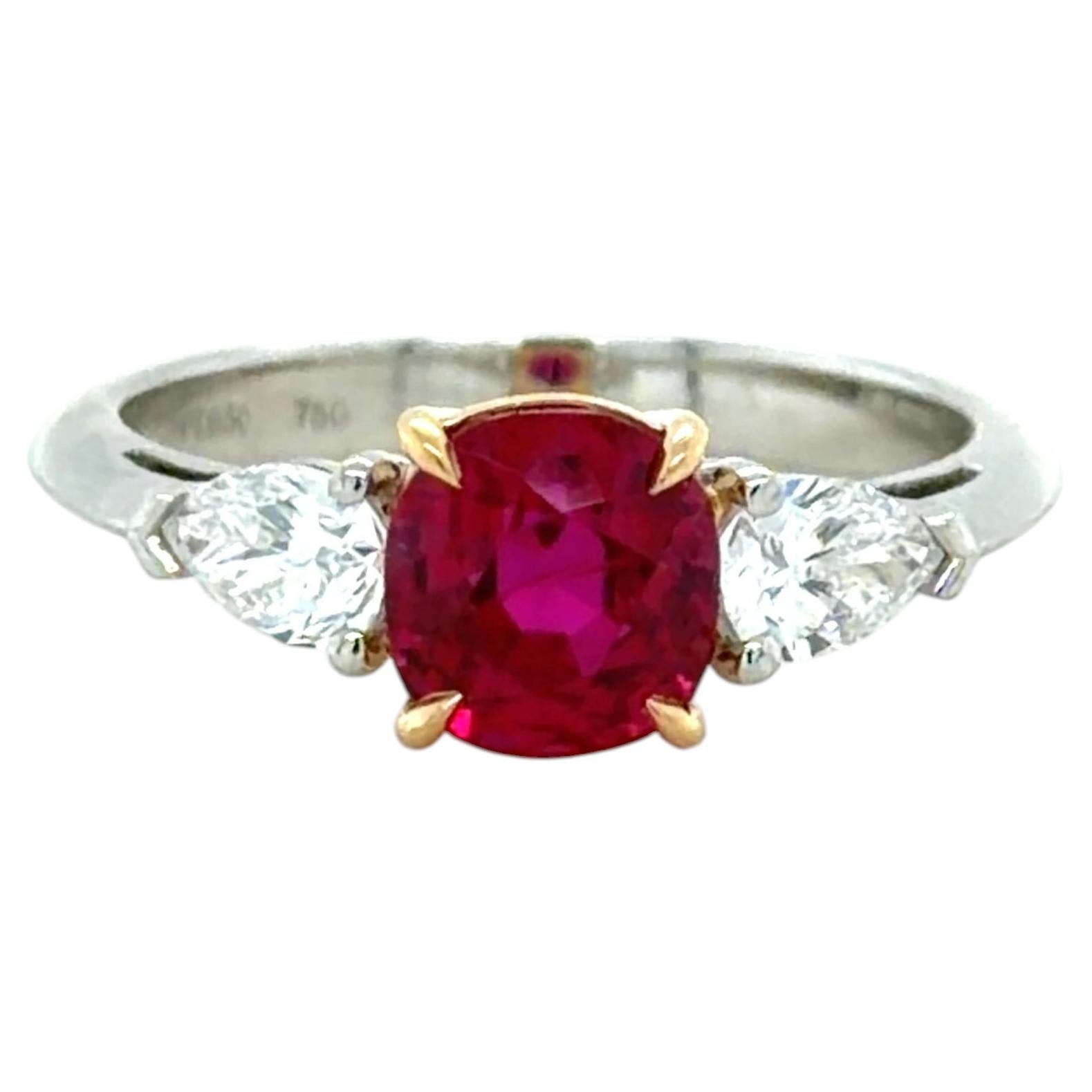 Tiffany & Co., AGL Anillo de rubíes y diamantes de Birmania de 2,00 quilates, platino y 18 quilates