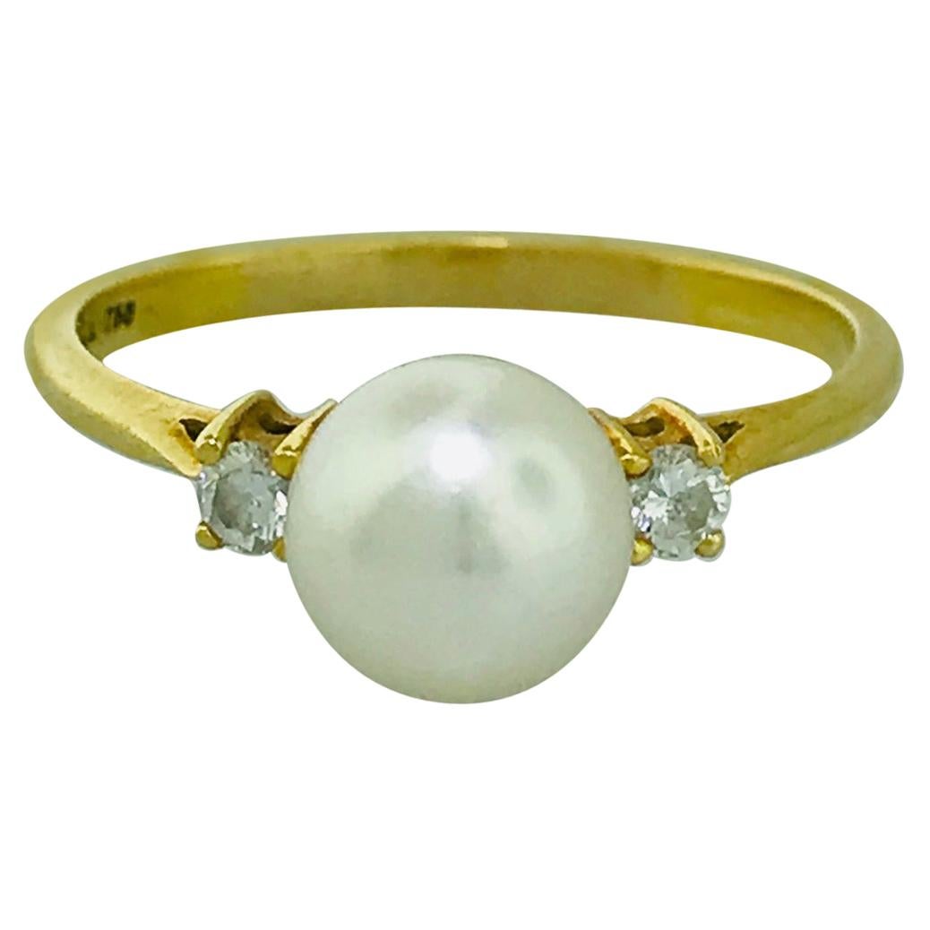 Tiffany & Co. Akoya Pearl and Diamond 18 Karat Gold Ring, Tiffany & Co. Original