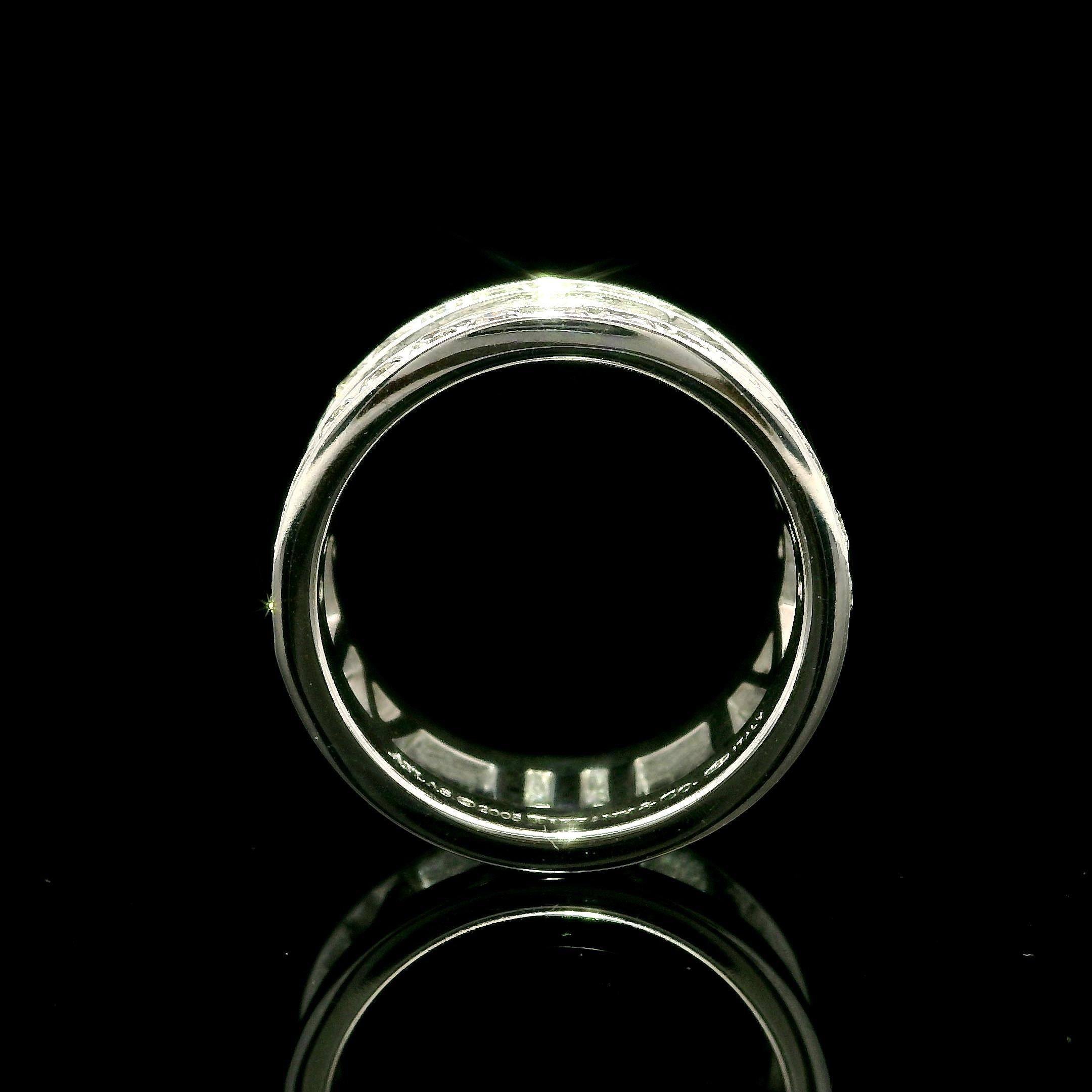 –Stone(s)–
(30) Natural Genuine Diamonds - Round Brilliant Cut - Pave Set - F/G Color - VS1/VS2 Clarity - 0.50ctw (approx.)

Material: Solid 18k White Gold
Weight: 6.67 Grams
Ring Size: 5.0 ( fitted on finger, we can NOT custom size this ring)
Ring