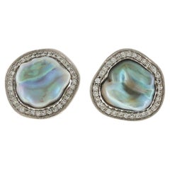 Tiffany & Co. Boucles d'oreilles à clip en platine avec perle baroque et diamant, par Angela Cummings