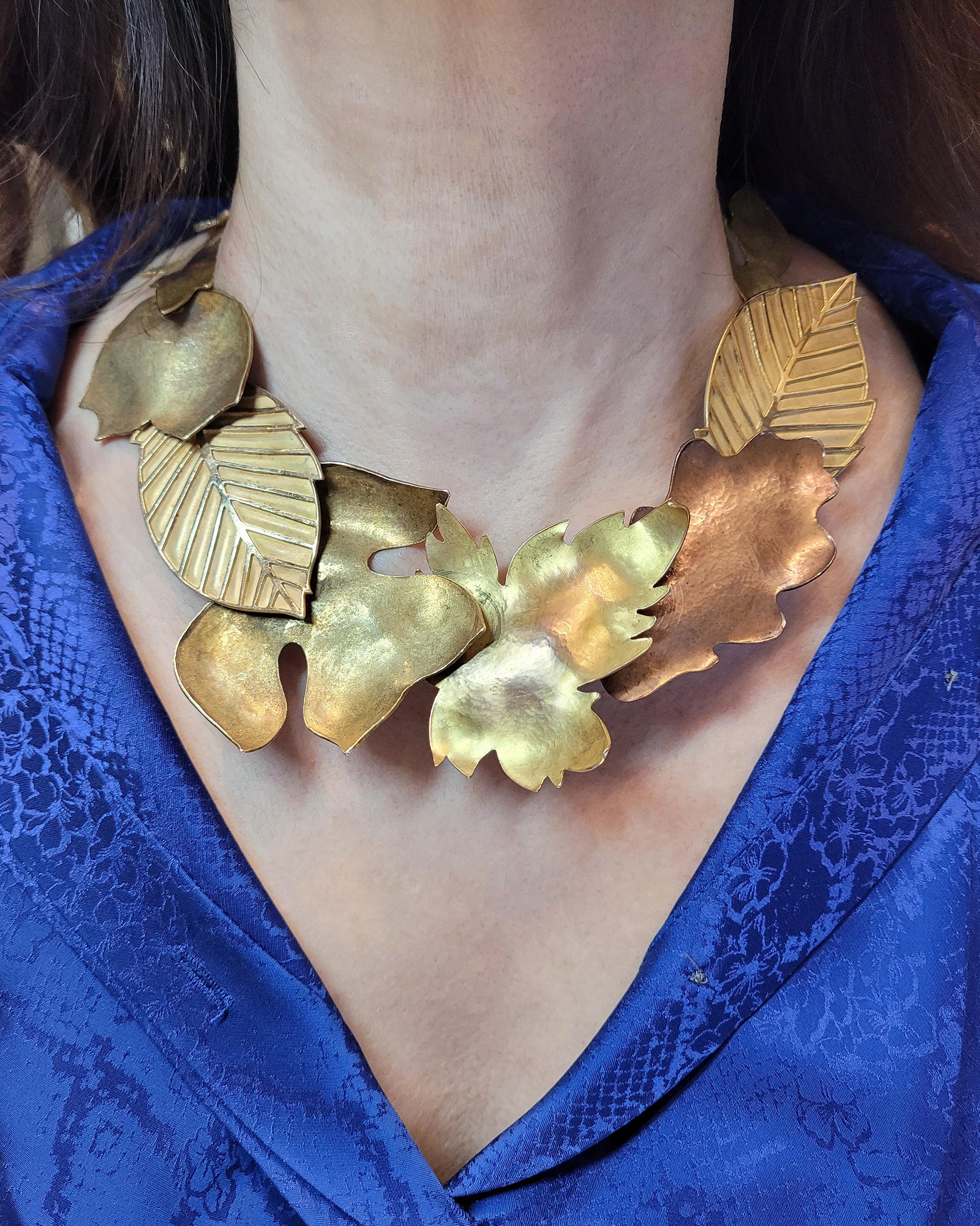 Tiffany & Co. Angela Cummings Blatt-Halskette aus Gold für Damen oder Herren im Angebot