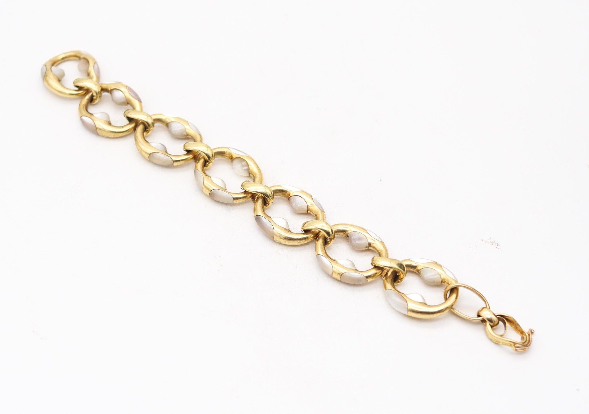 TIFFANY & CO. Angela Cummings Modernist Bracelet In 18Kt Gold With Carved Nacre For Sale 3