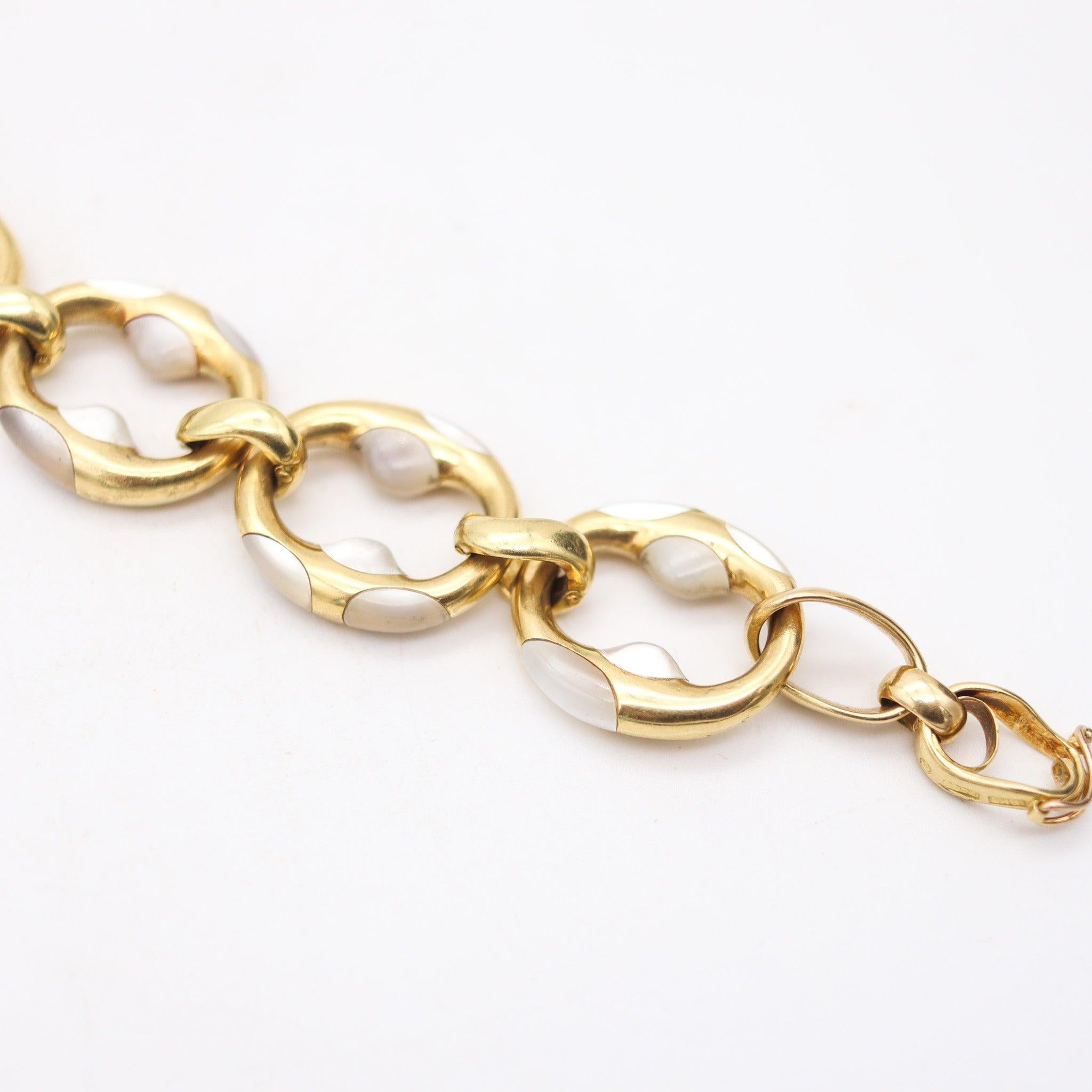 TIFFANY & CO. Angela Cummings Modernist Bracelet In 18Kt Gold With Carved Nacre For Sale 4