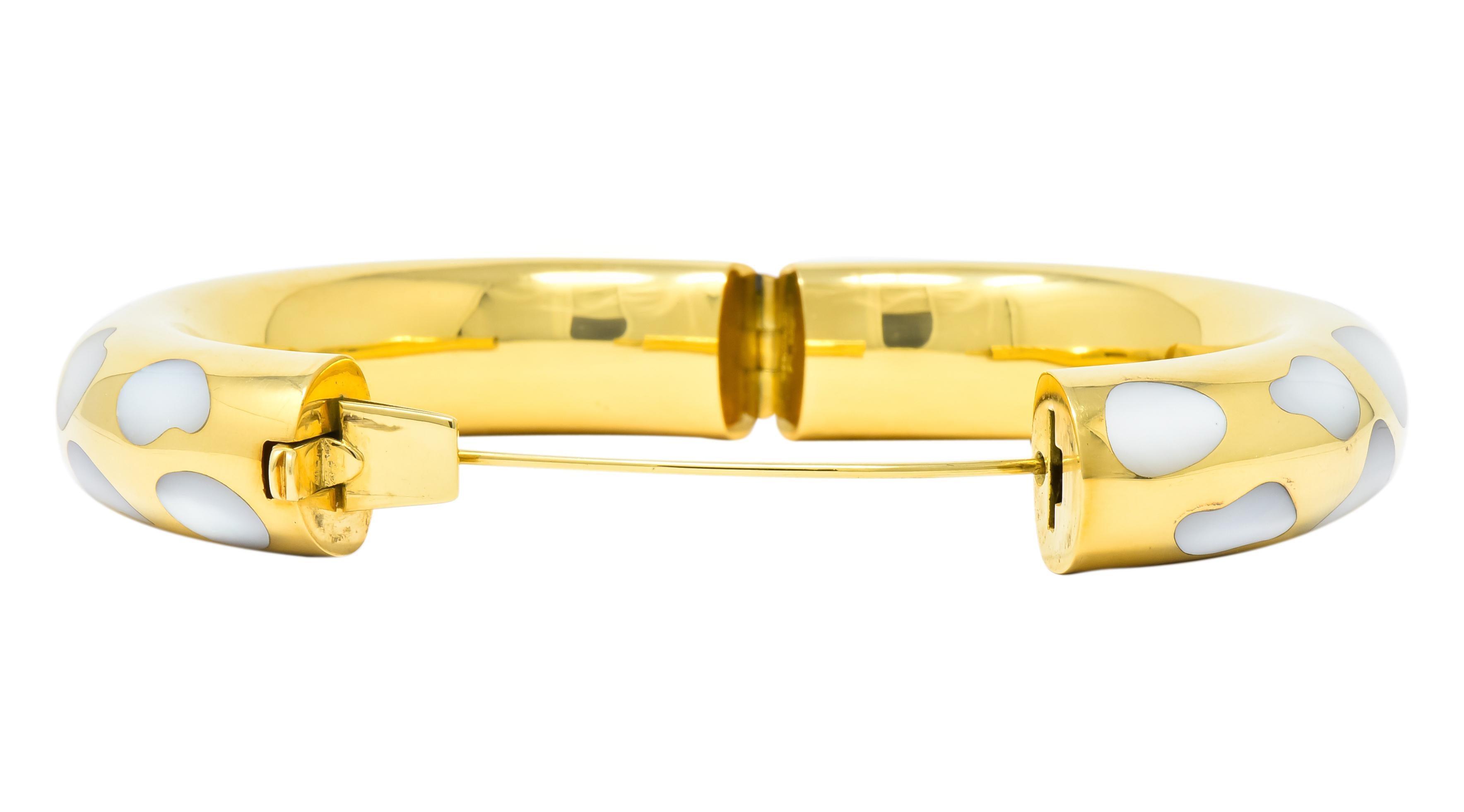 Tiffany & Co. Angela Cummings Mother of Pearl 18 Karat Gold Bangle Bracelet für Damen oder Herren
