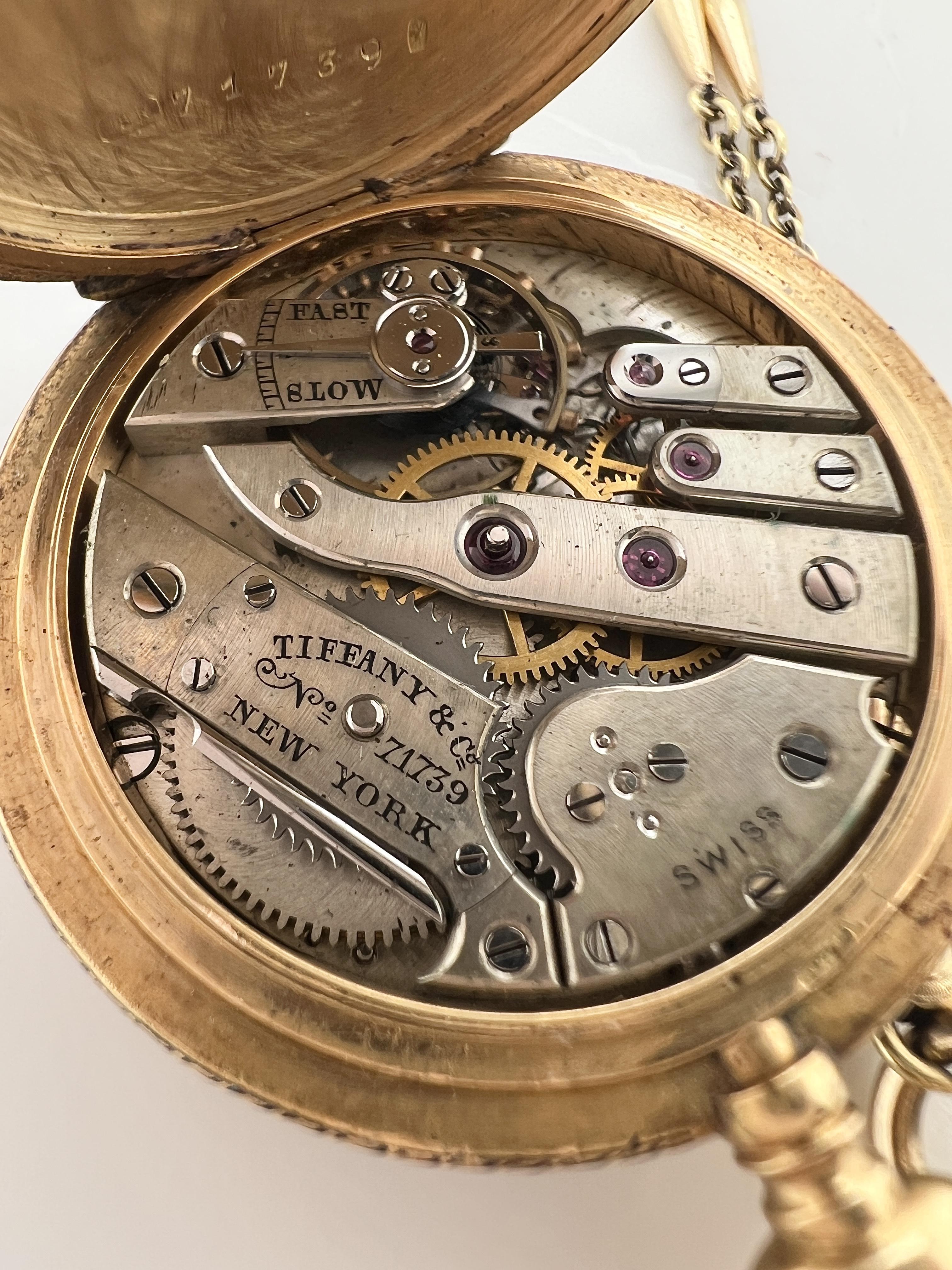 De las mujeres Reloj de bolsillo Tiffany & Co Angle Baby de oro de 18 quilates esmaltado con cadena de perlas semilla en venta