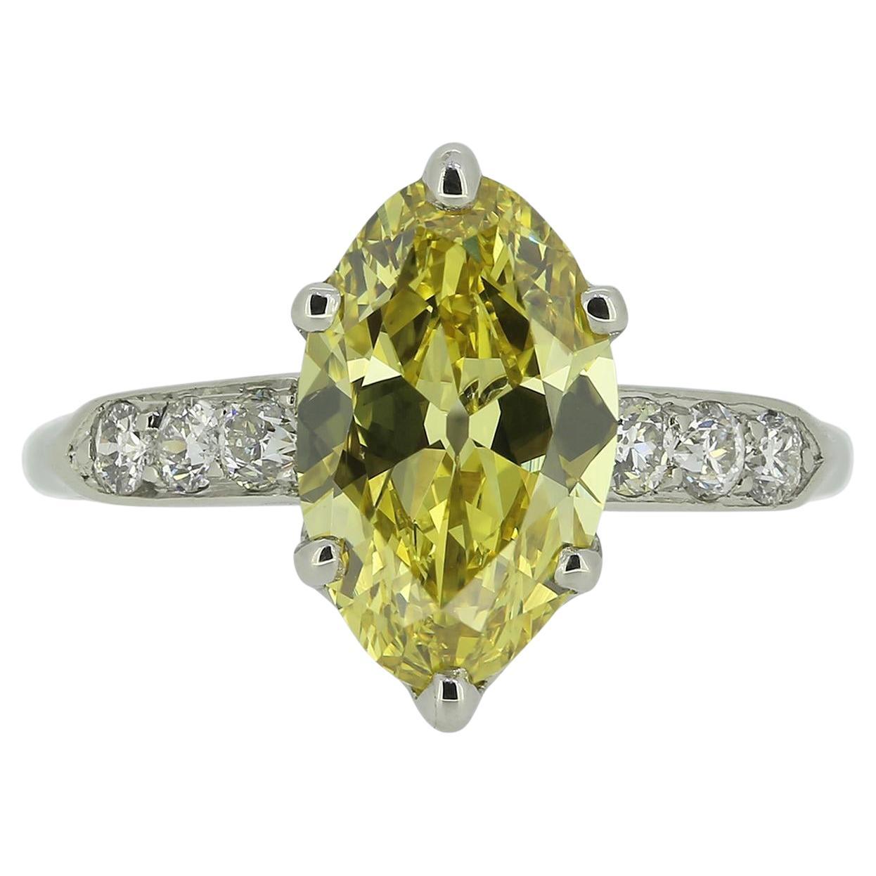 Tiffany 
Co. Antique 1.57 Carat Fancy Vivid Yellow Diamond Engagement Ring im Angebot
