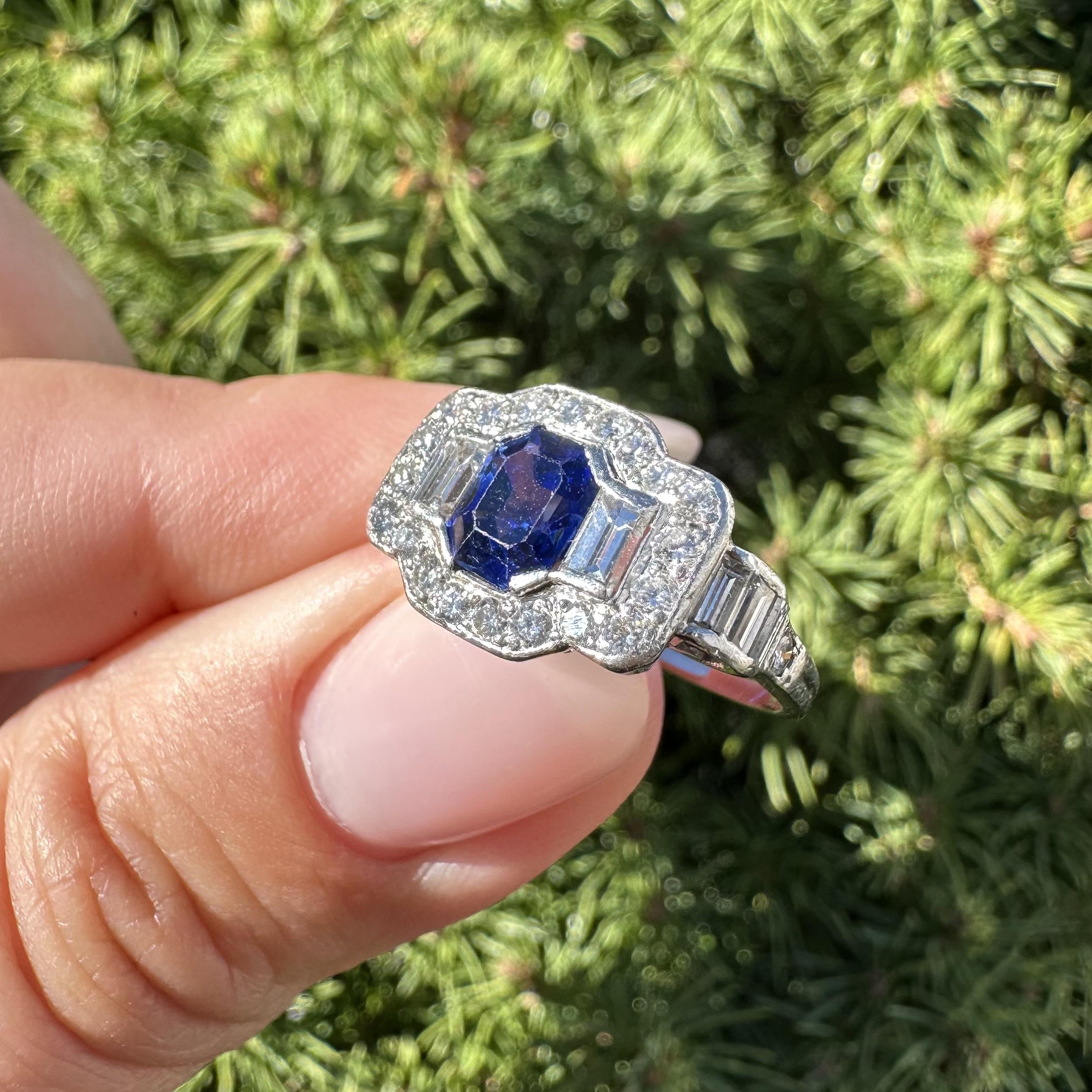 Tiffany & Co. Antico anello in platino Art Deco Royal Blue No Heat con zaffiro e diamante in vendita 7