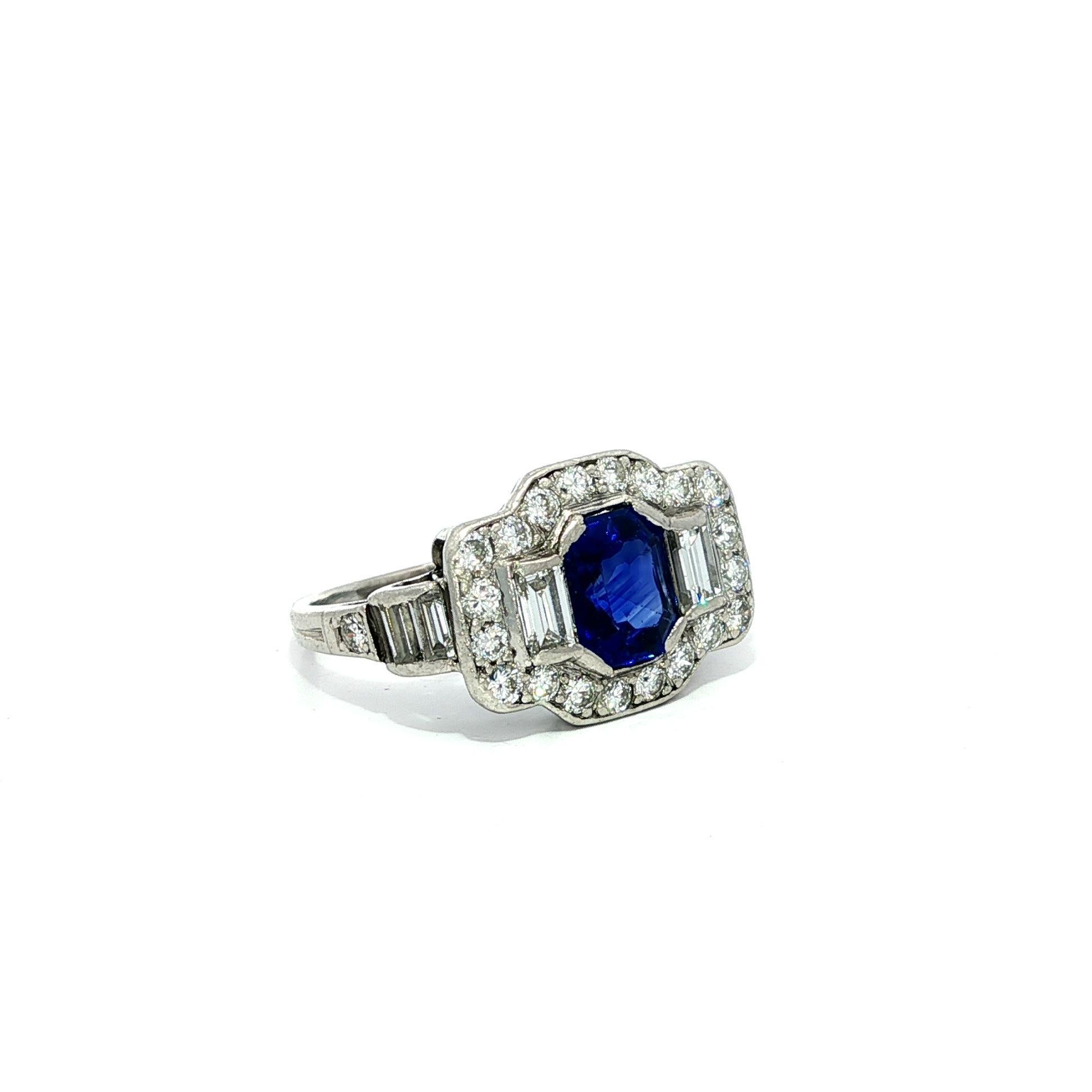 Donna Tiffany & Co. Antico anello in platino Art Deco Royal Blue No Heat con zaffiro e diamante in vendita