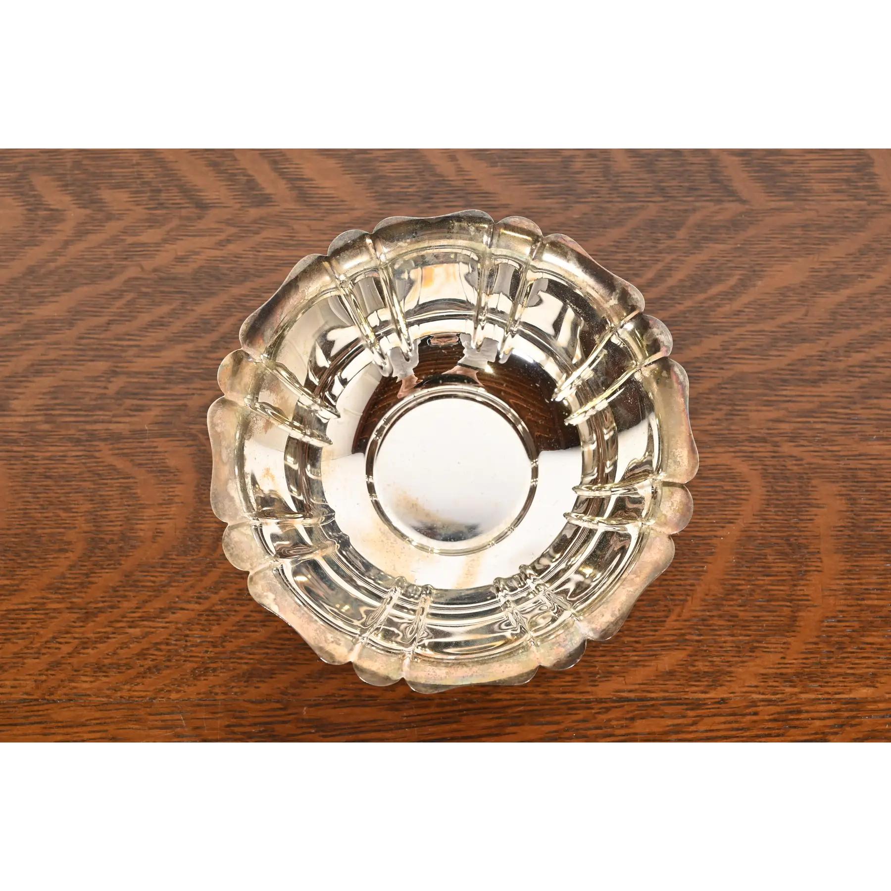 Américain Tiffany & Co. Bol antique en métal argenté Art Deco en vente