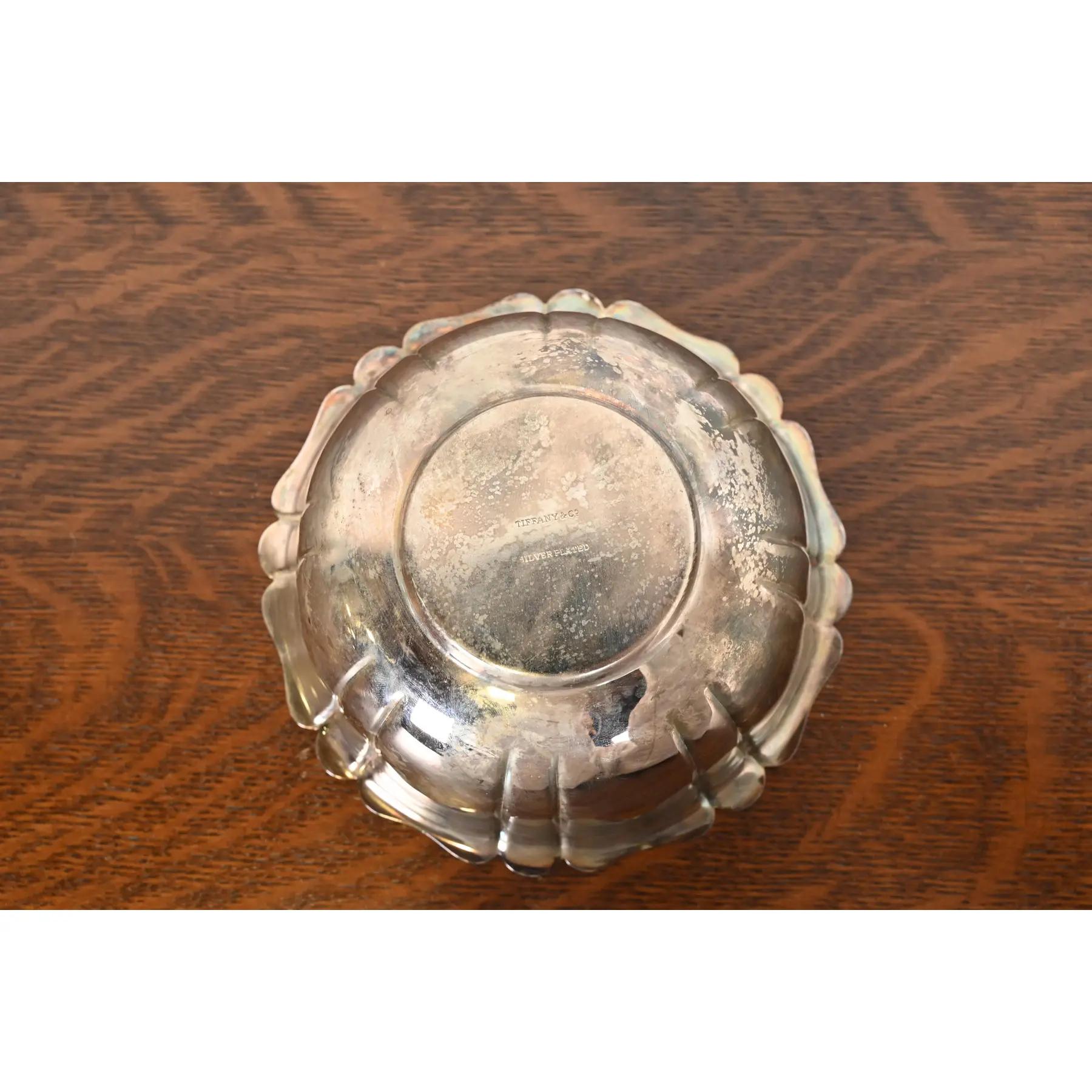 Tiffany & Co. Bol antique en métal argenté Art Deco en vente 1