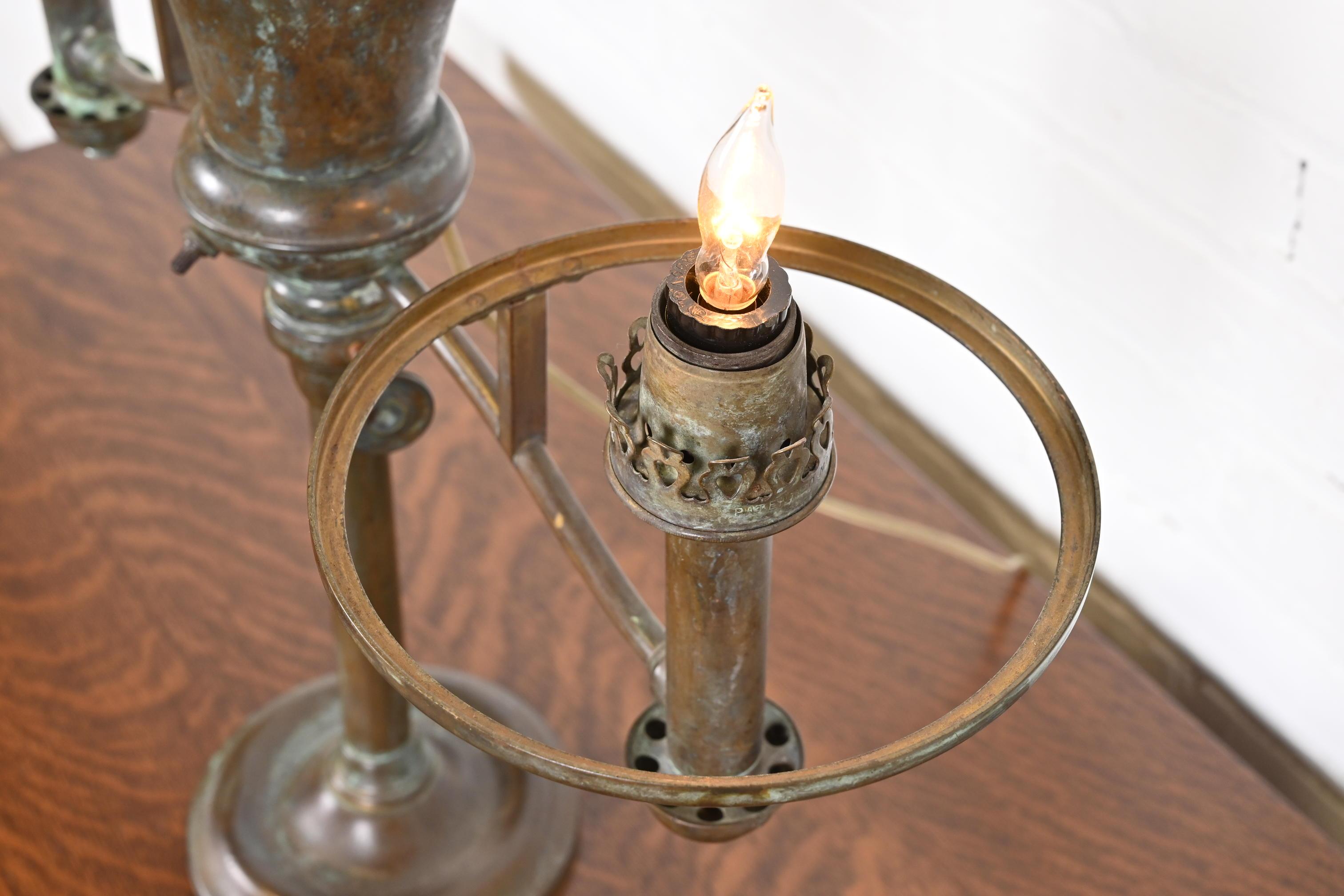Tiffany & Co. Antike Bronze-Argon-Doppelstudenten-Schreibtischlampe, spätes 19. Jahrhundert im Angebot 14