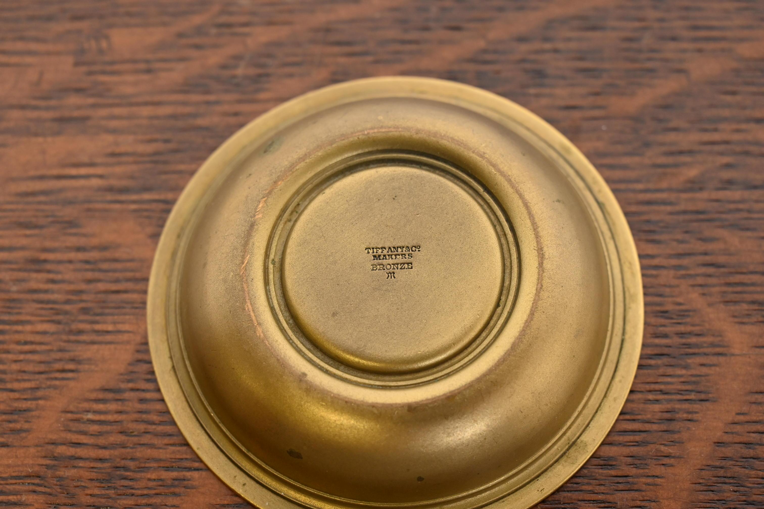 Tiffany & Co. Cuenco decorativo o recogedor de bronce antiguo principios del siglo XX en venta