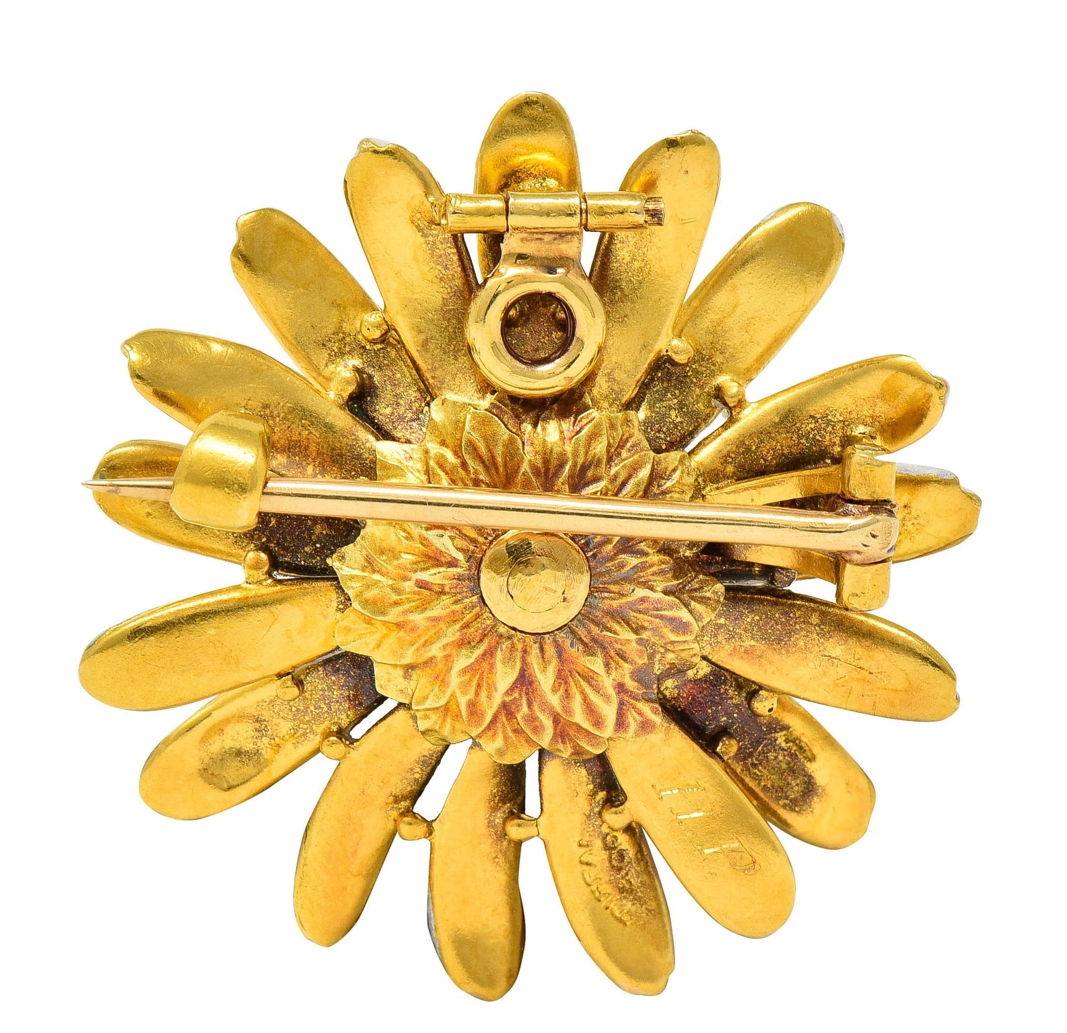 Tiffany & Co. Broche pendentif fleur de marguerite en émail antique or jaune 18 carats 1