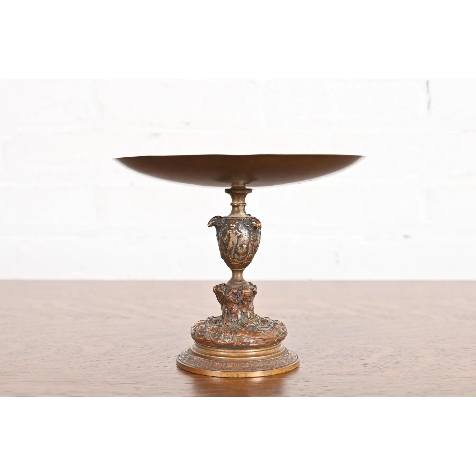 Neoclassico Tiffany & Co. Antico piatto da portata o tazza neoclassica in bronzo in vendita