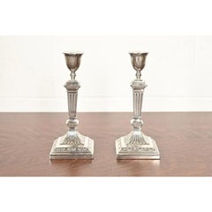 Tiffany & Co. Antichi candelabri neoclassici in silverplate, coppia