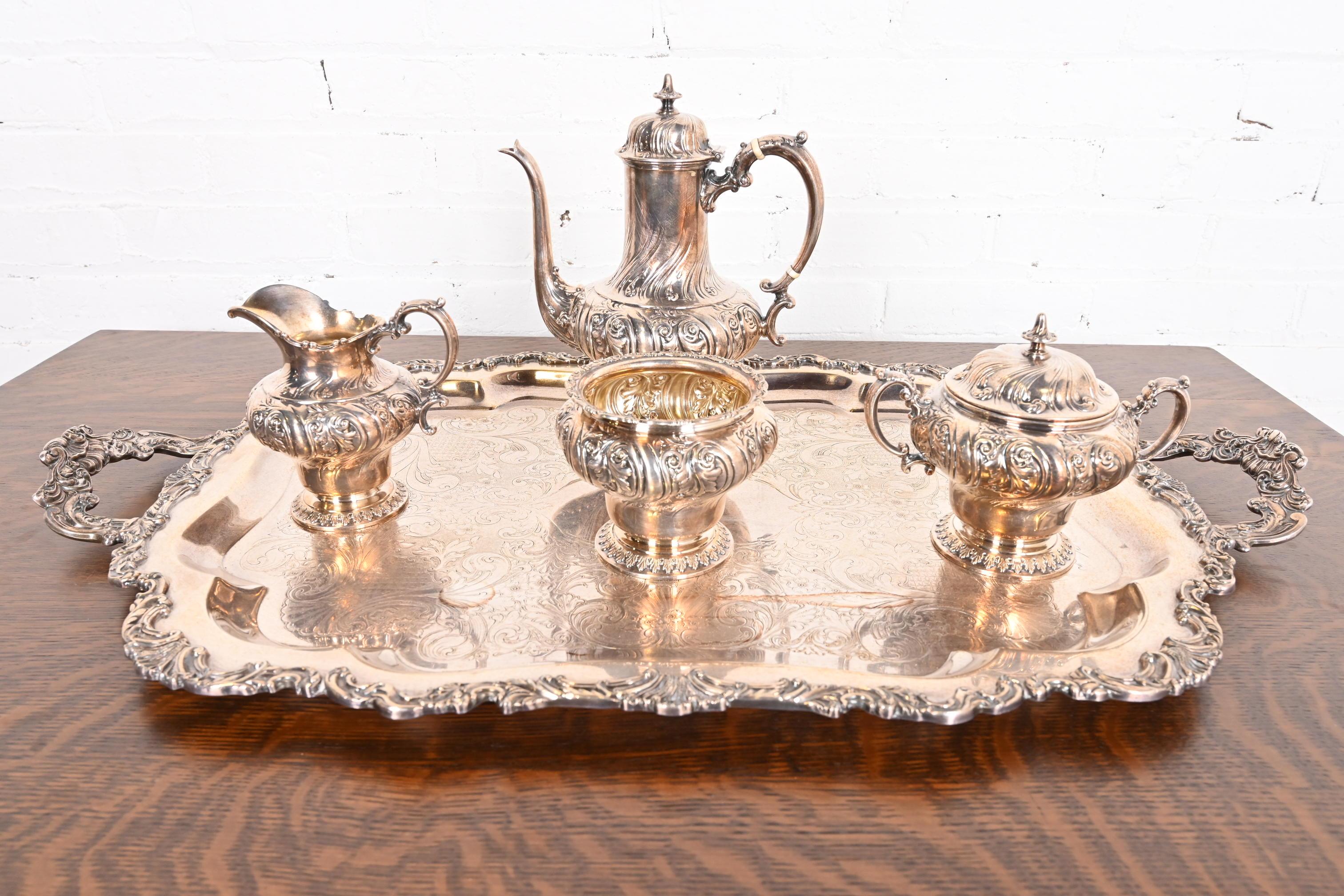 Tiffany & Co. Antiguo juego de café o té de plata repujada en Bueno estado para la venta en South Bend, IN